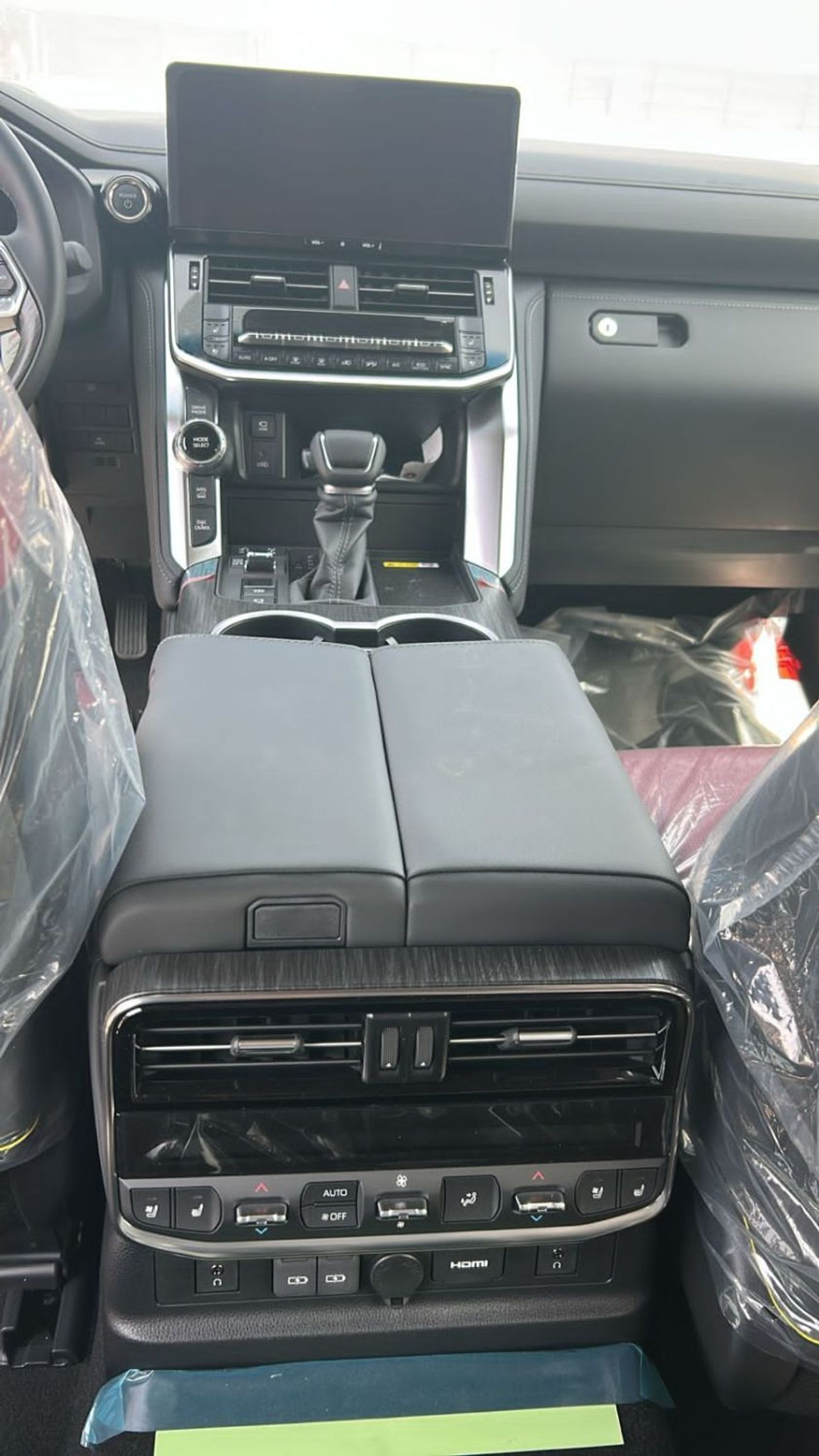 Toyota Land Cruiser VXR TOYOTA LAND CRUISER 3.5 HYBIRD TWIN-TURBO