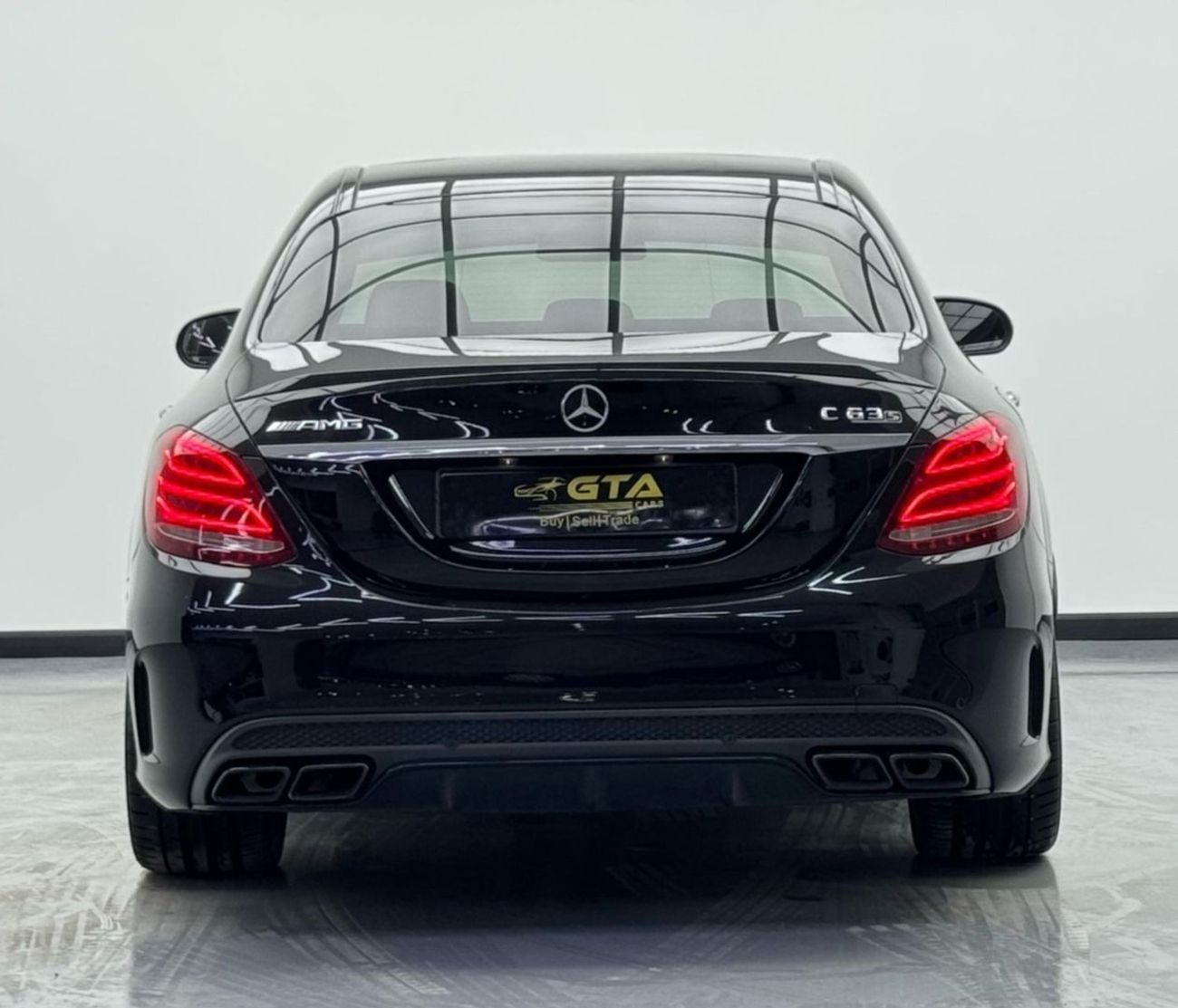Mercedes-Benz C 63S AMG Std 4.0L Sedan 2015 Mercedes-Benz C63 S AMG, Full Service History, Excellent Condition, GCC
