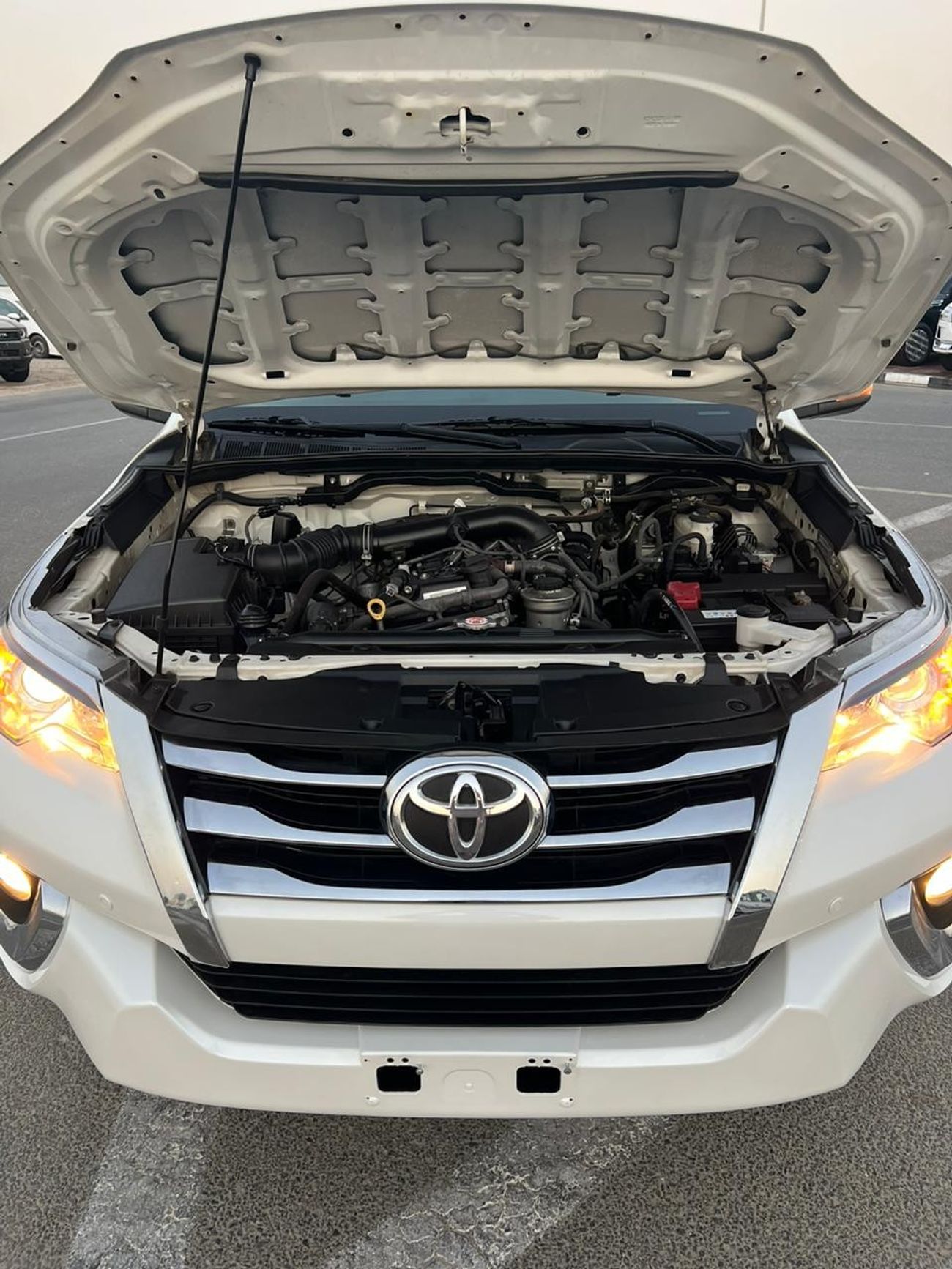 Toyota Fortuner 2020 TOYOTA FORTUNER EXR - 2.7L . v4 - PARKING SENSOR - GASOLINE / PETROL ⛽️ - BLUETOOTH  PLAY - GCC