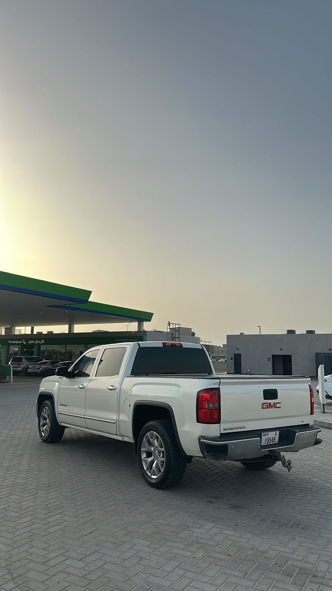 جي أم سي سييرا 1500 SLT 5.3L Crew Cab Utility RWD