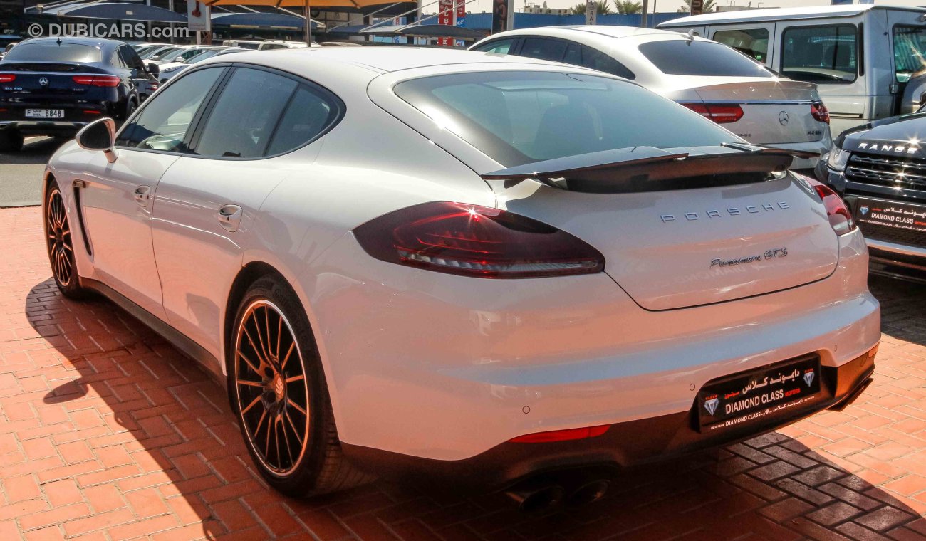 Porsche Panamera GTS