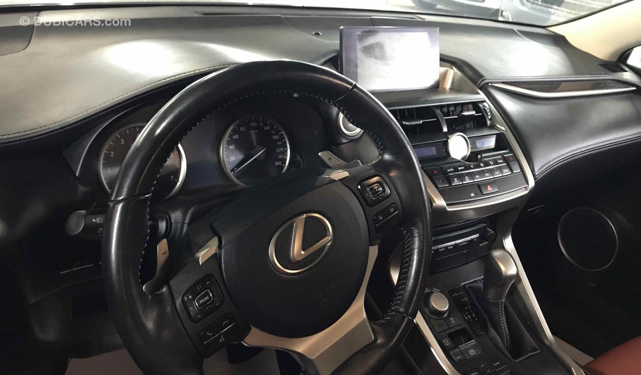 Lexus NX200t خليجي