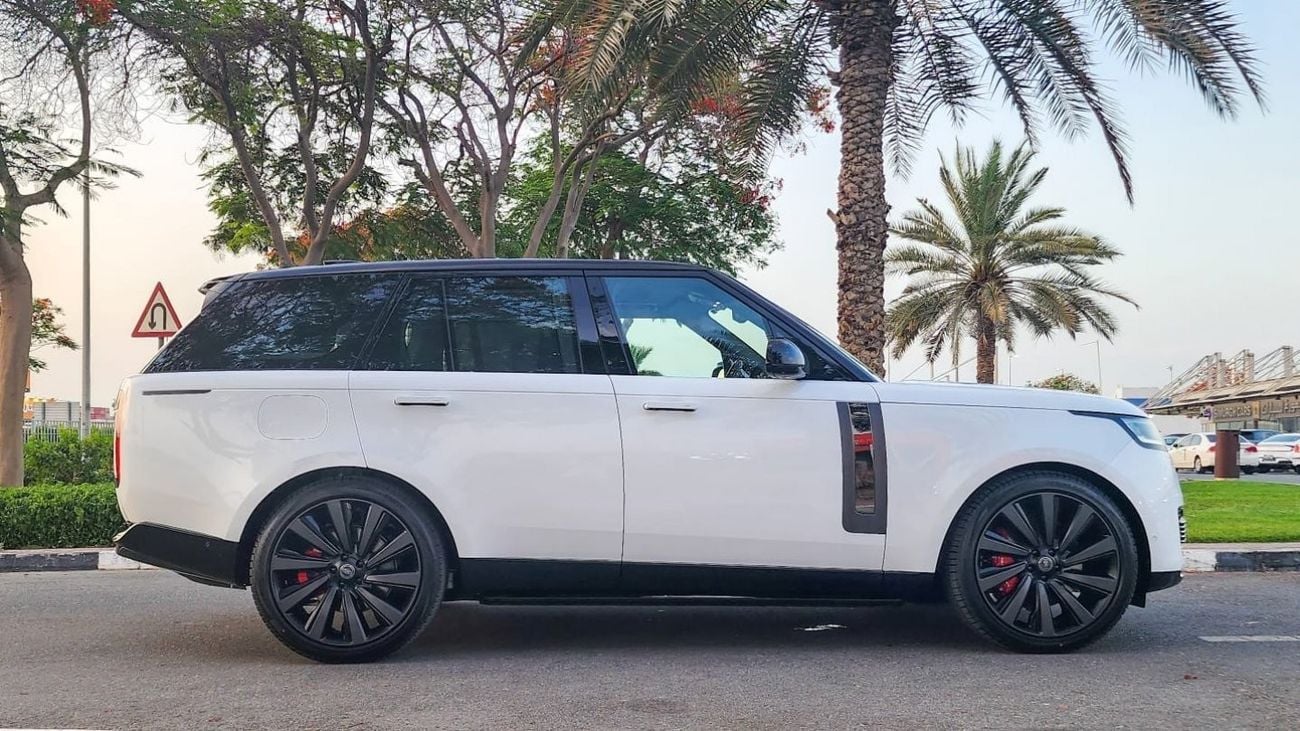 لاند روفر رينج روفر BRAND NEW - RANGE ROVER - SV - 2023 MODEL - GCC SPECS - UNDER WARRANTY AND SERVICE CONTRACT FROM AGE