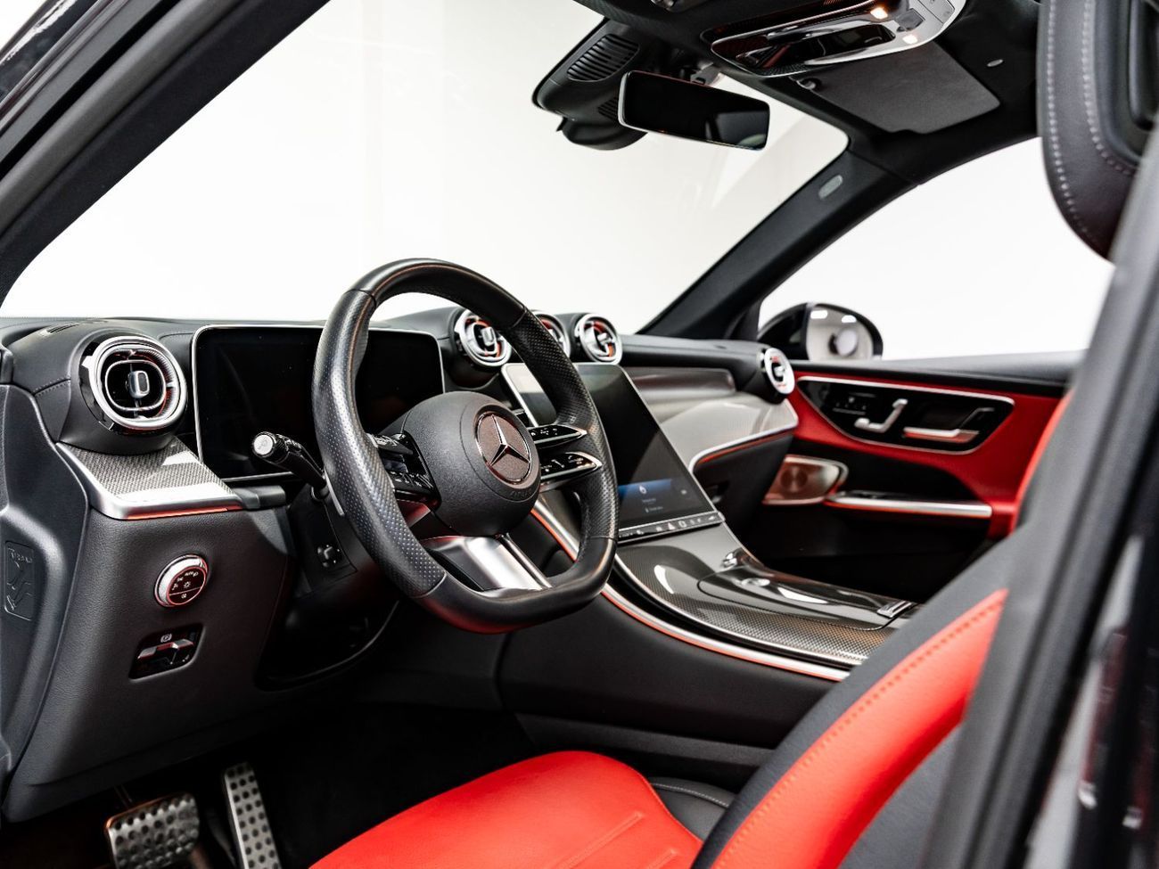 Mercedes-Benz GLC 300 2024 Mercedes GLC 300 4Matic, August 2029 Mercedes Warranty + Service Contract, Low KMs, GCC