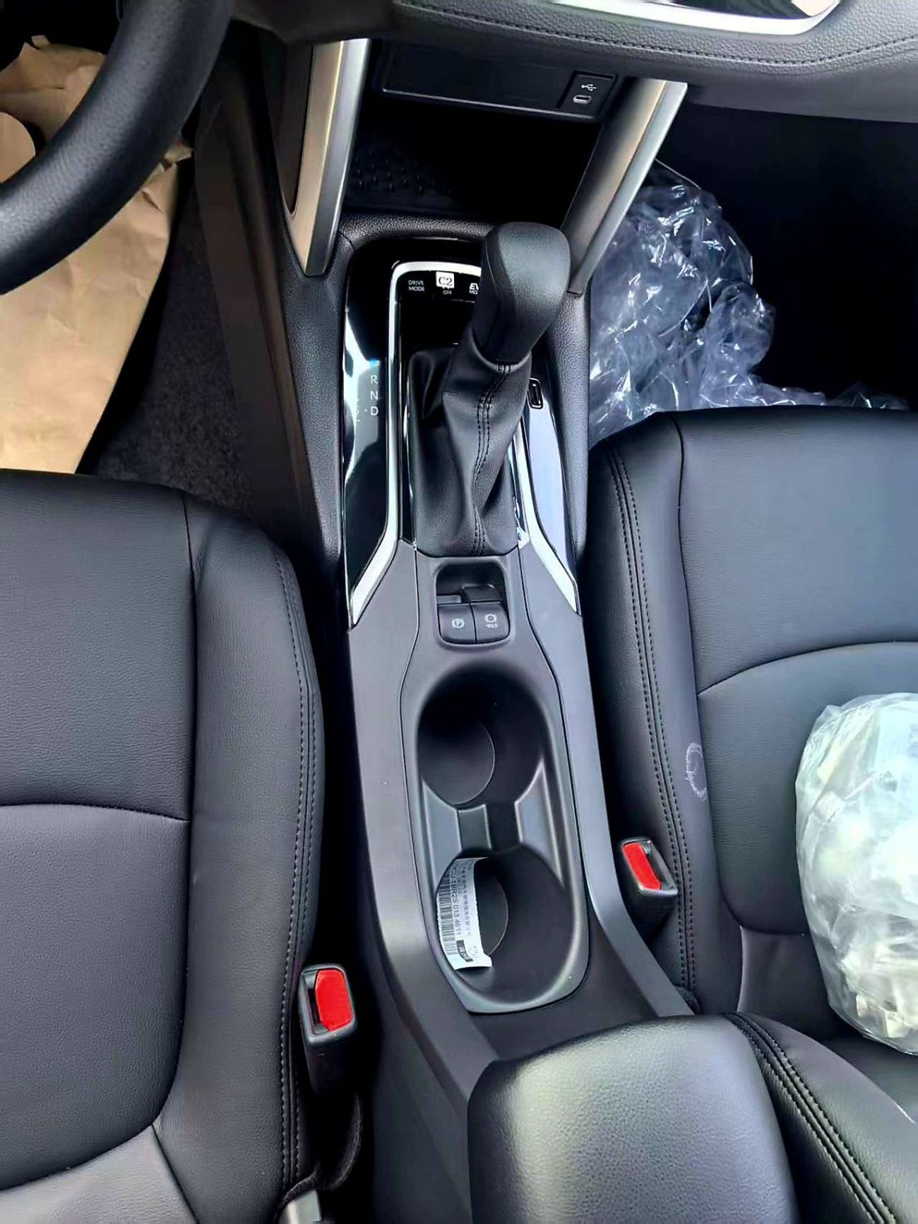 Toyota Corolla Cross 2.0L Hyb Corolla Cross LED lights Radar Full Options