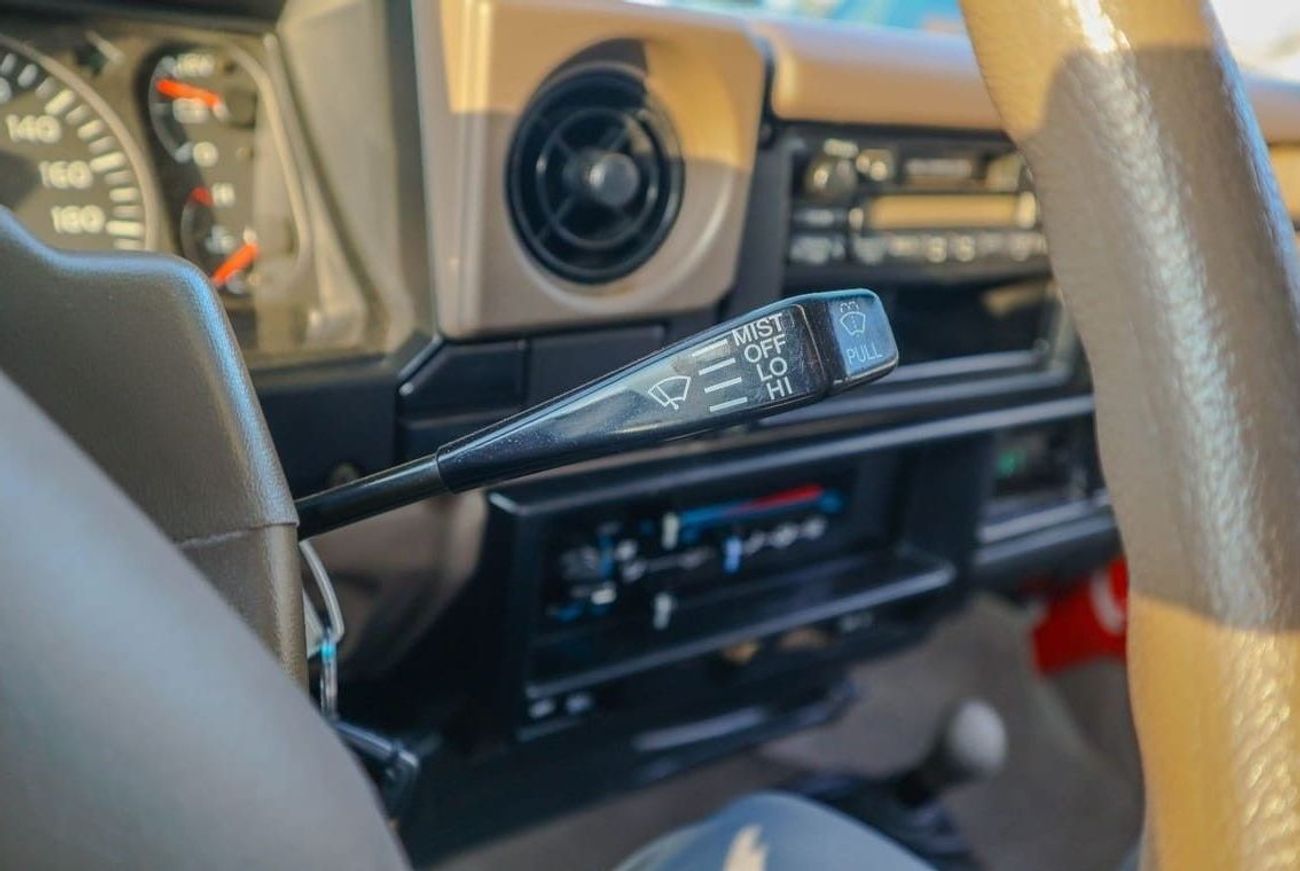 Toyota Land Cruiser Pick Up SC 4.0L toyota land cruiser single cab 2006 model