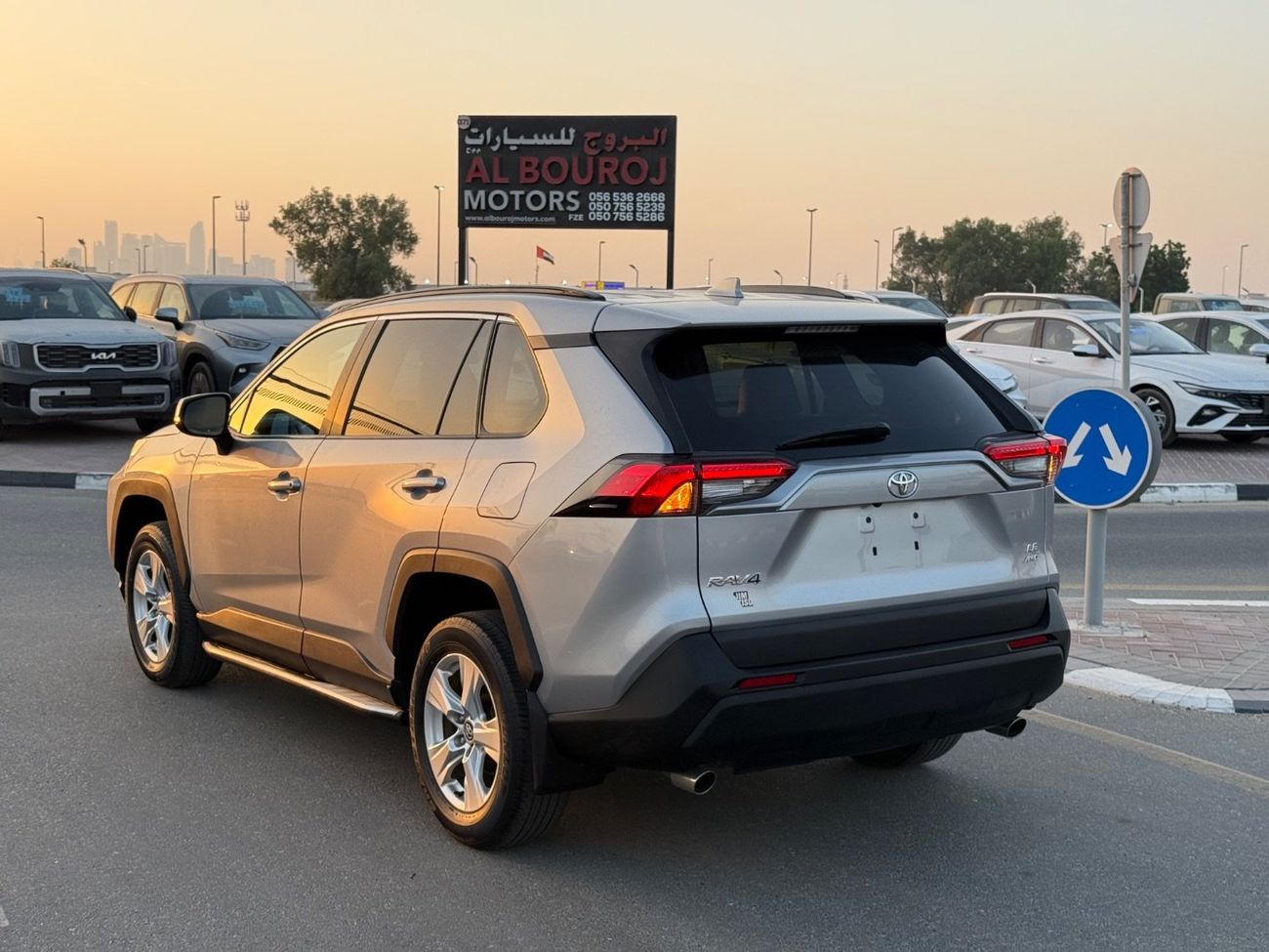 Toyota RAV4 2019 LE KEY START LEATHER SEATS 4WD CANADA SPEC