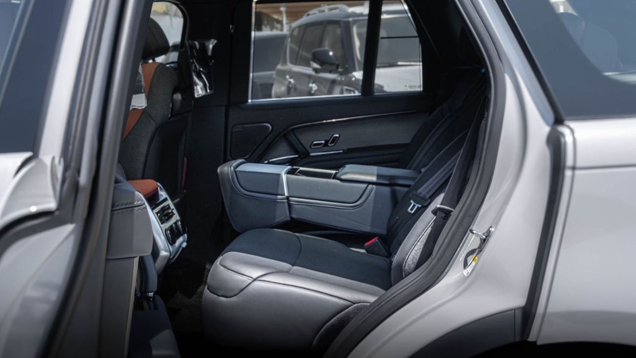 لاند روفر رينج روفر Range Rover SV P615 SWB 2026