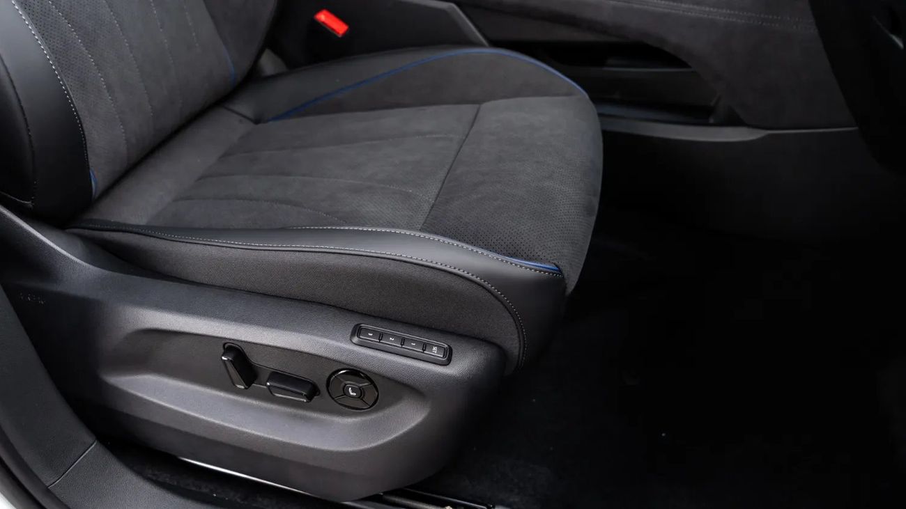 فولكس واجن تيجوان 2025 | VOLKSWAGEN TIGUAN 380 TSI 4WD R-LINE INTELLIGENT PREMIUM - H.K - COOL BLACK KIT