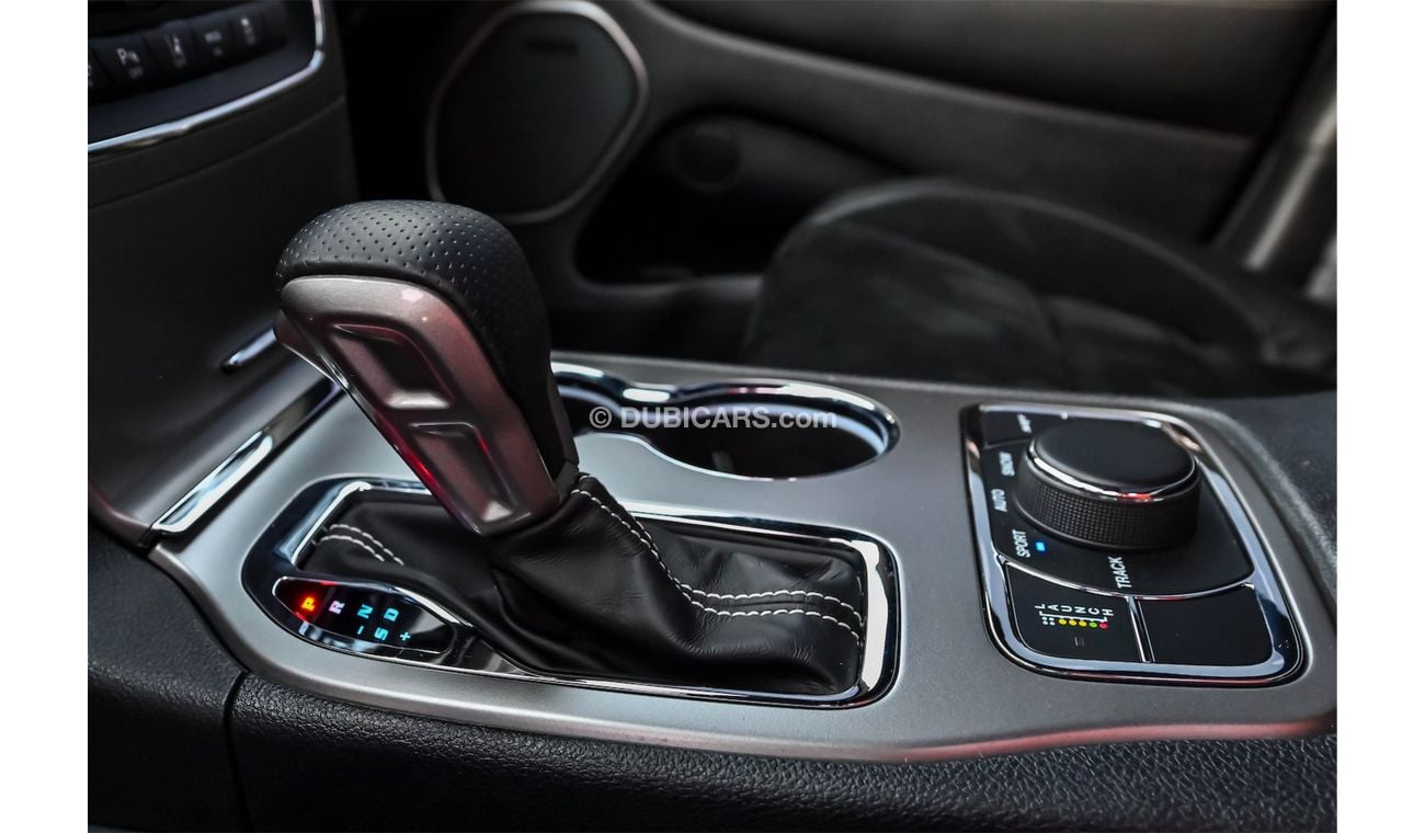 Jeep Grand Cherokee HEMI SRT 6.4L V8 | 3,212 P.M | 0% Downpayment | Full Option | Pristine Condition!