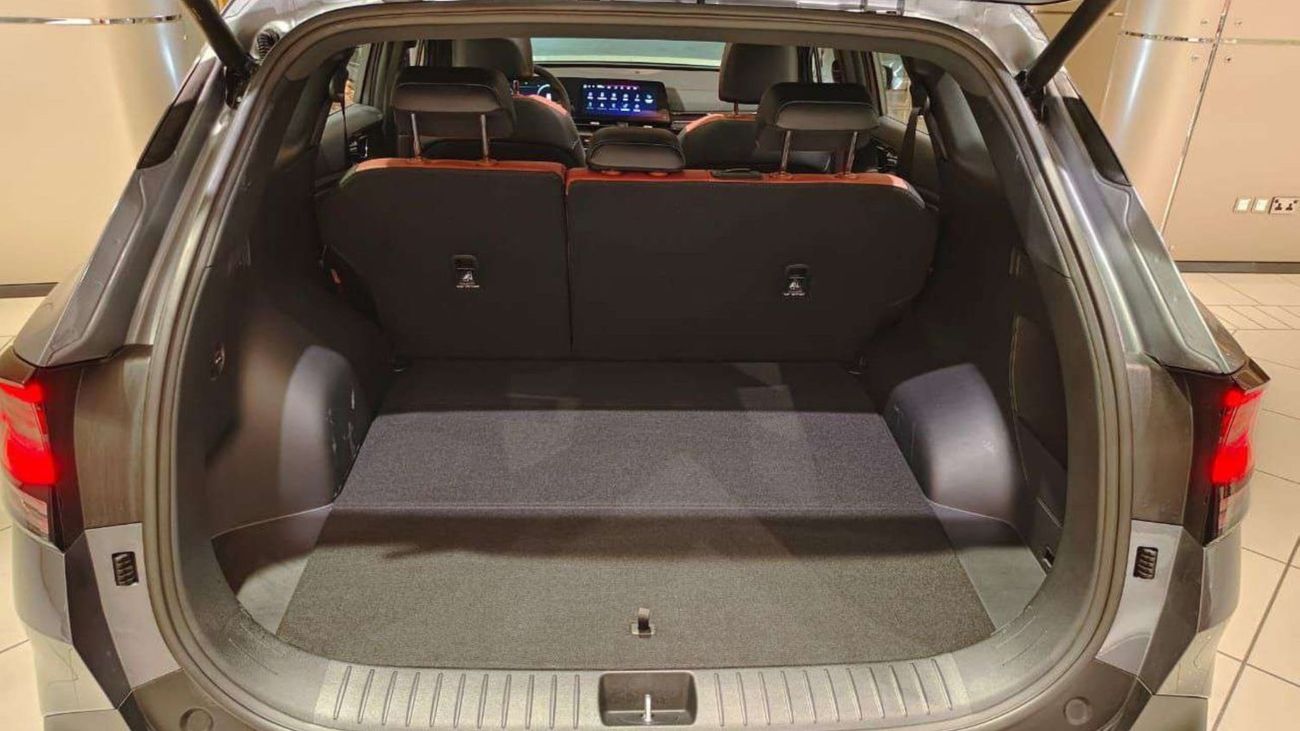 كيا سبورتيج 2.0L MPFI | Petrol | Automatic | All Wheel Drive | 5 Seats | 5 Door