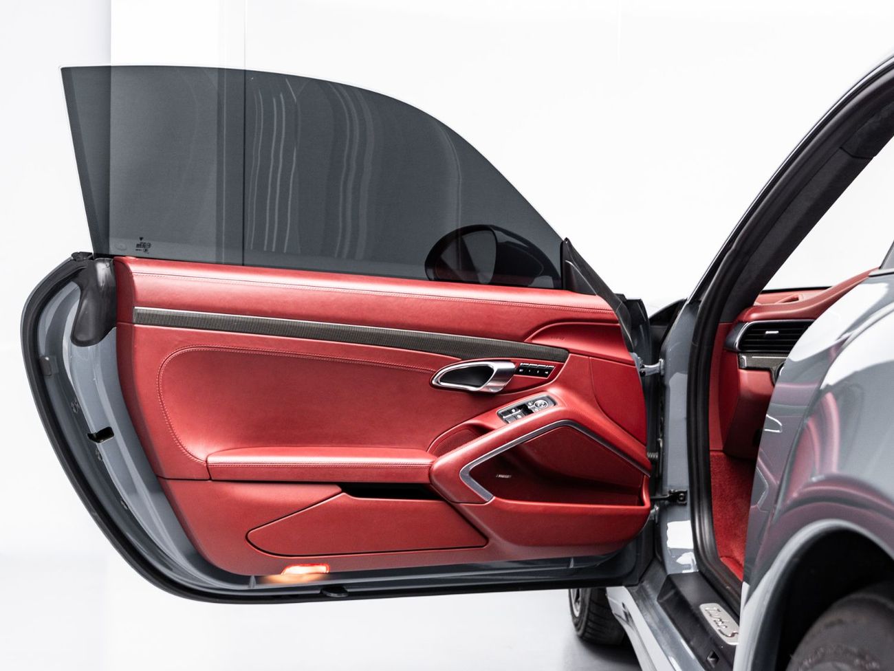 Porsche 911 Turbo S 3.8L (530 HP) Coupe The BEST Ramadan Offer in the UAE - Limited Time Only! 2027 Porsche Warr