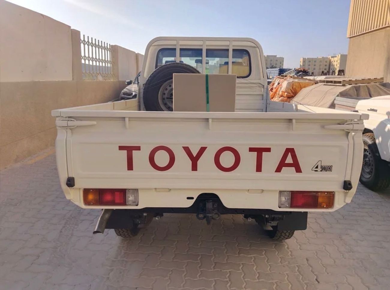 تويوتا لاند كروزر بيك آب SC 4.0L LAND CRUISER LC79 SC 4.2L DIESEL 2025