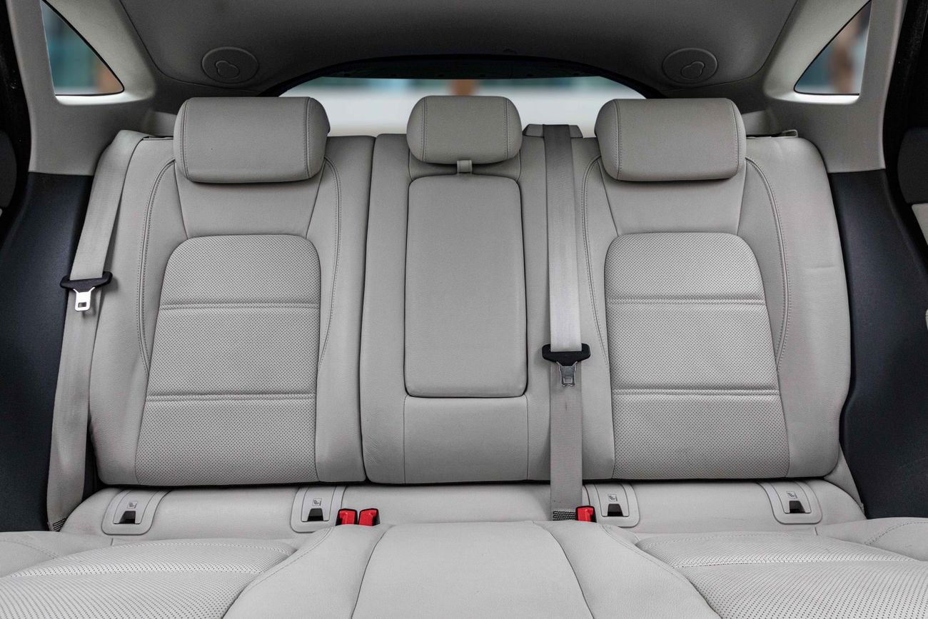 Jaguar E Pace E-Pace P200 | 1,469 P.M | 0% Downpayment | IMPECCABLE!