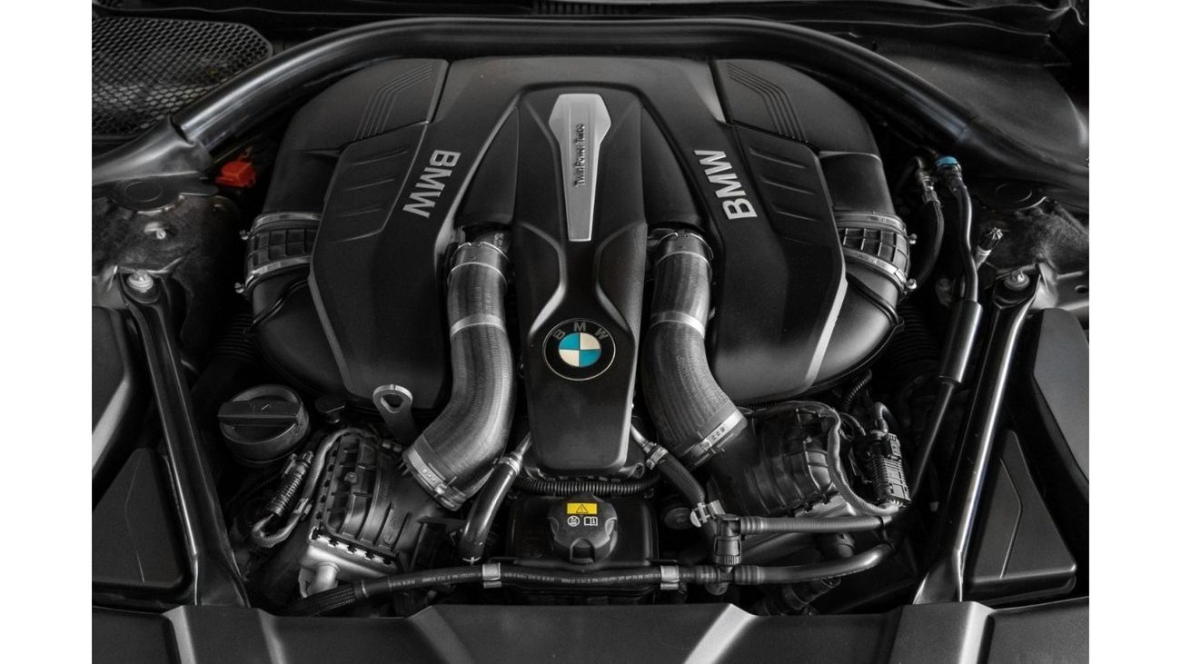 BMW 750Li Luxury Plus 2017 BMW 750Li 4.4L V8 / Full BMW Service History & BMW Service Contract