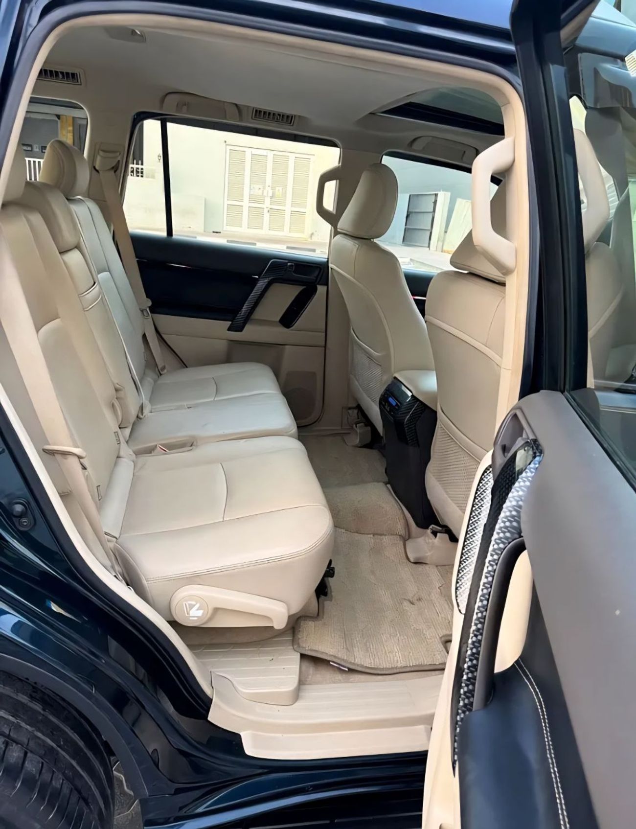 تويوتا برادو LHD VXR (Top of the Option) 4.0L V6 1GR Petrol engine Automatic Gear 4WD 7 Seats 5 Door