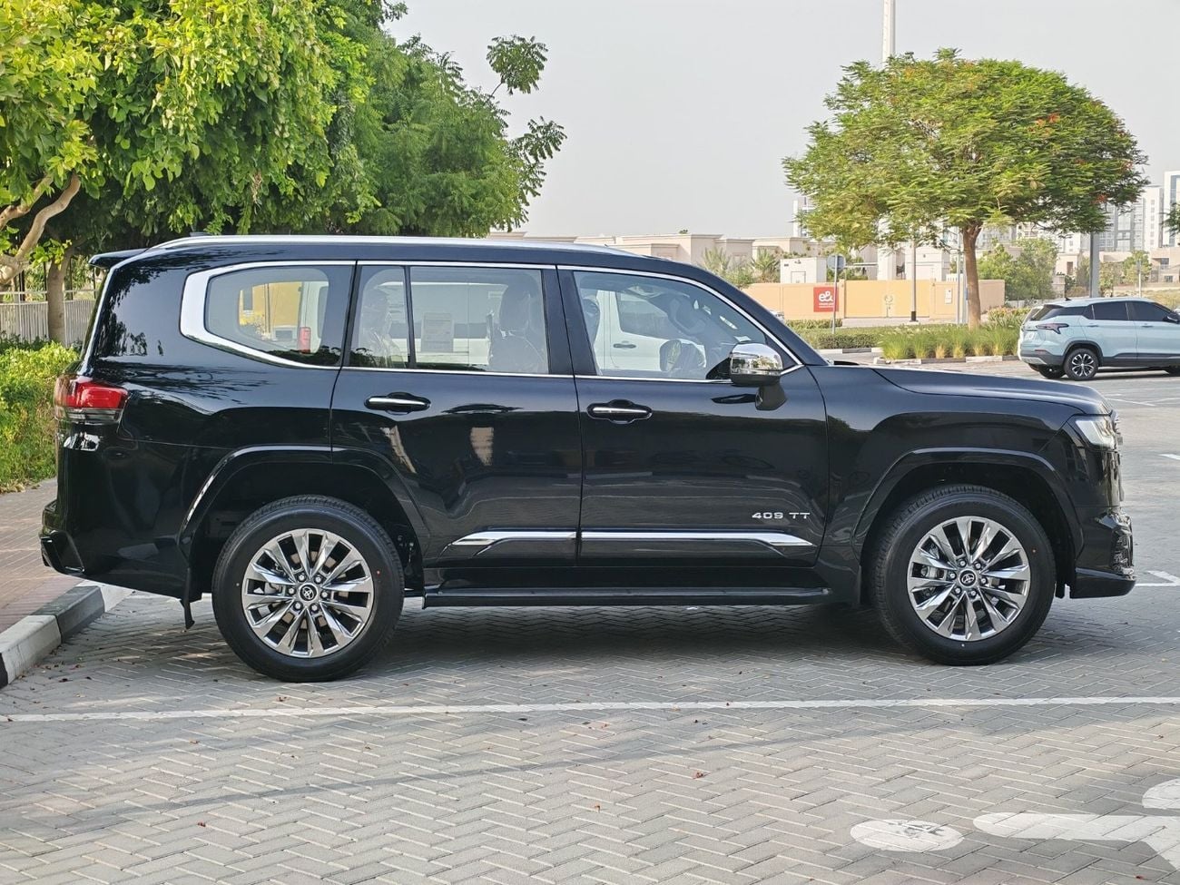Toyota Land Cruiser VXR