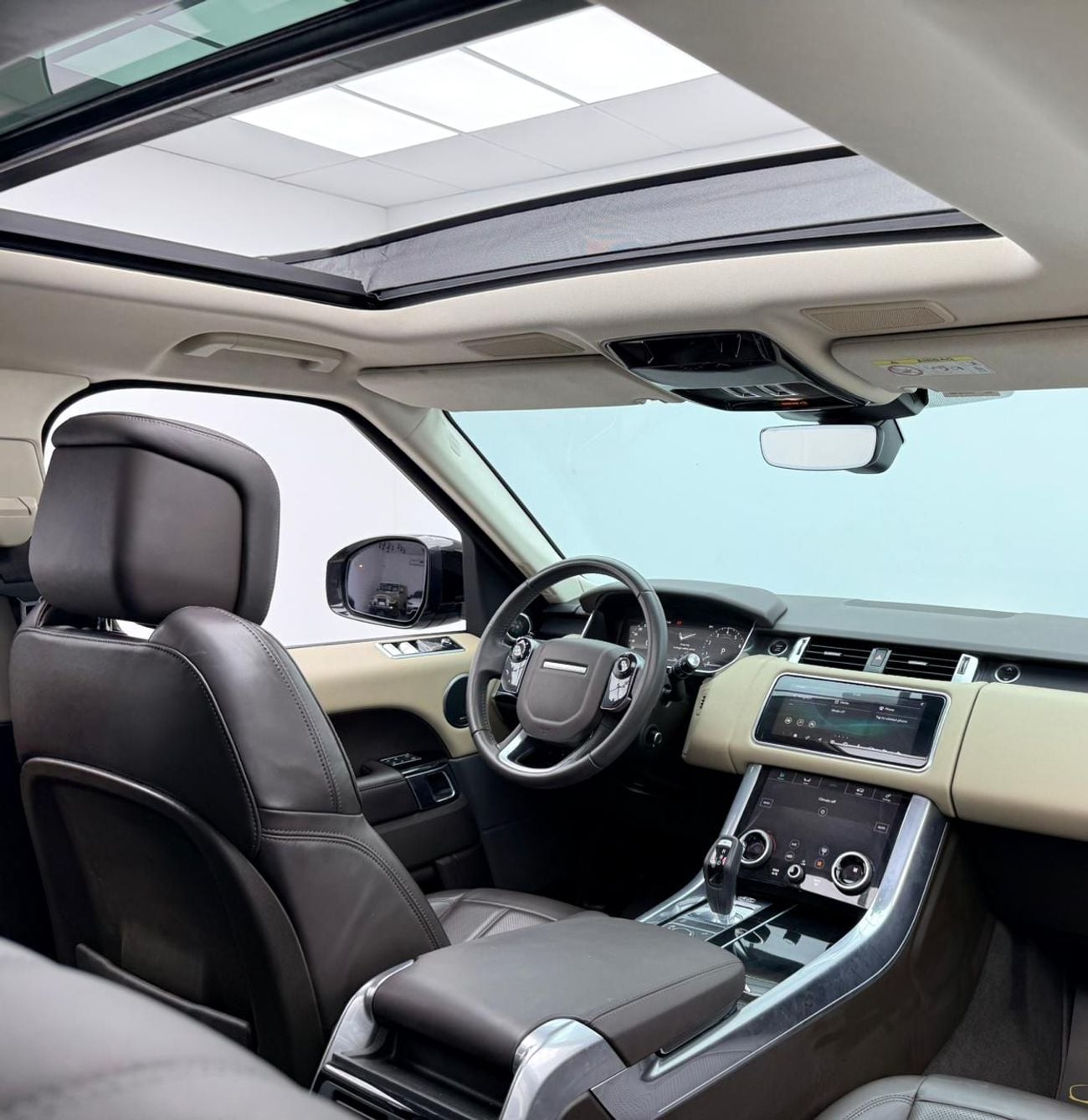 لاند روفر رينج روفر سبورت 2022 Range Rover Sport Black Edition, 2026 RR Warranty + Service Pack, Full RR Service History, GCC