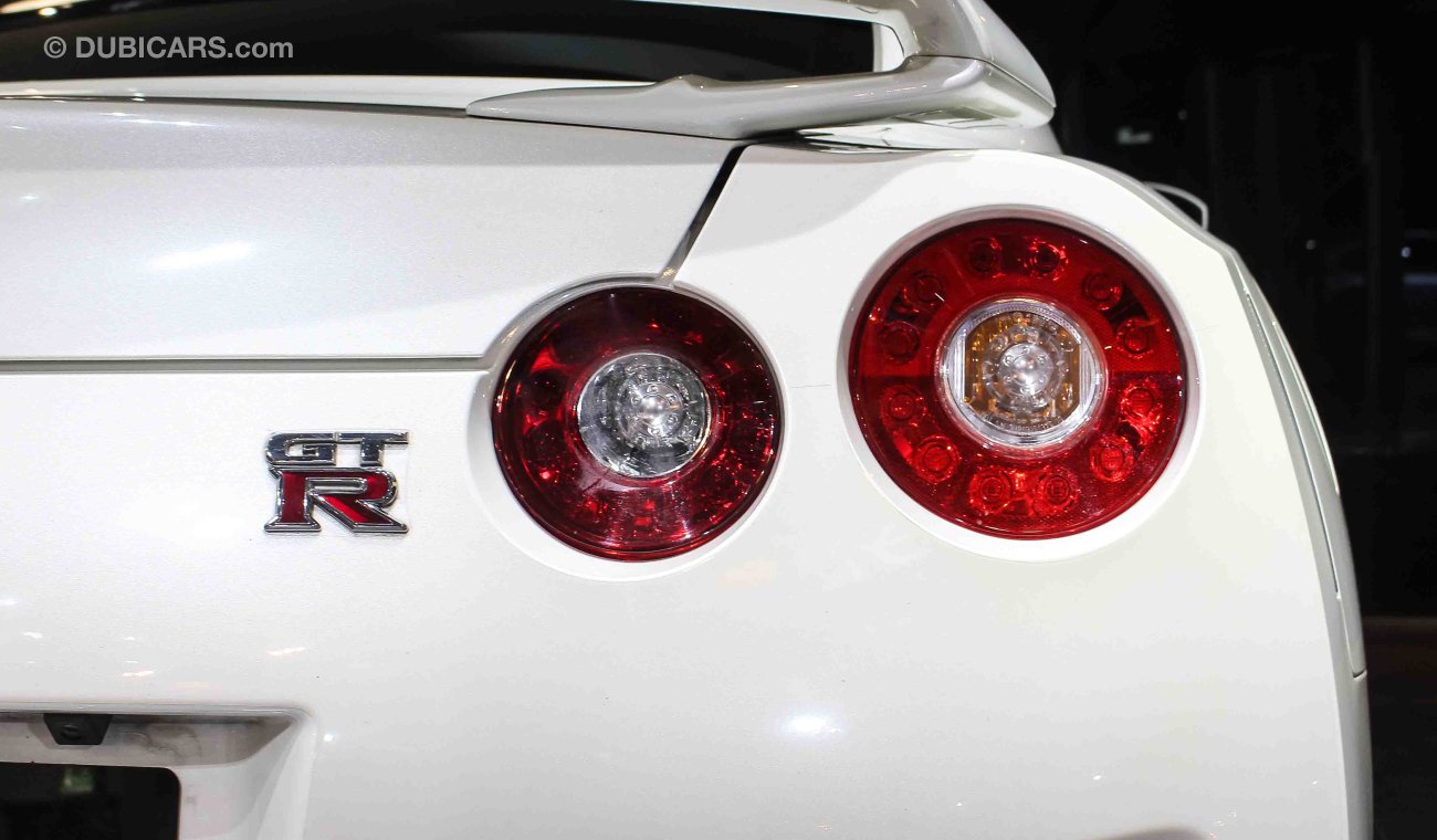 Nissan GT-R