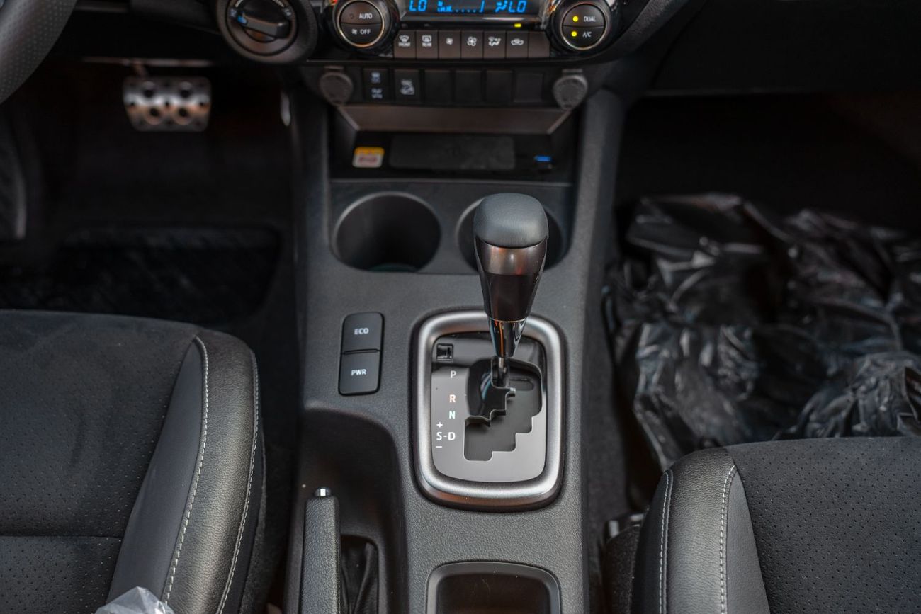 تويوتا هيلوكس GR Sport 2.8L