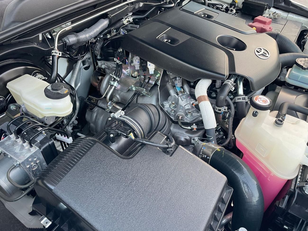 تويوتا هيلوكس GLX Toyota Hilux SR Sport smart cab (Australia) Engine: 2.8 L Turbo Diesel 4x4  (Export from Austral