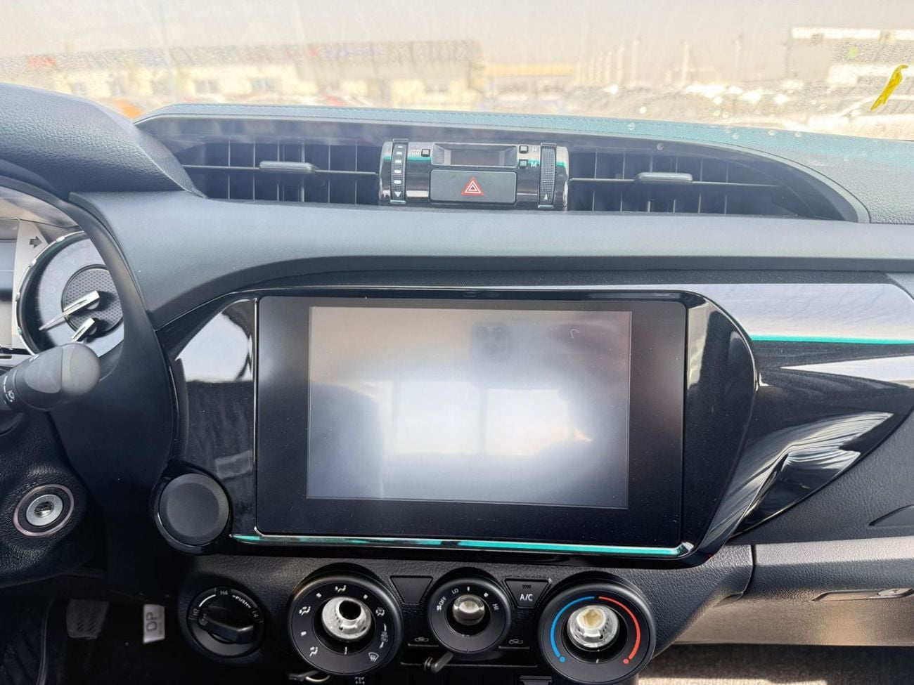 Toyota Hilux HILUX 2.4L MT P. WINDO 2026