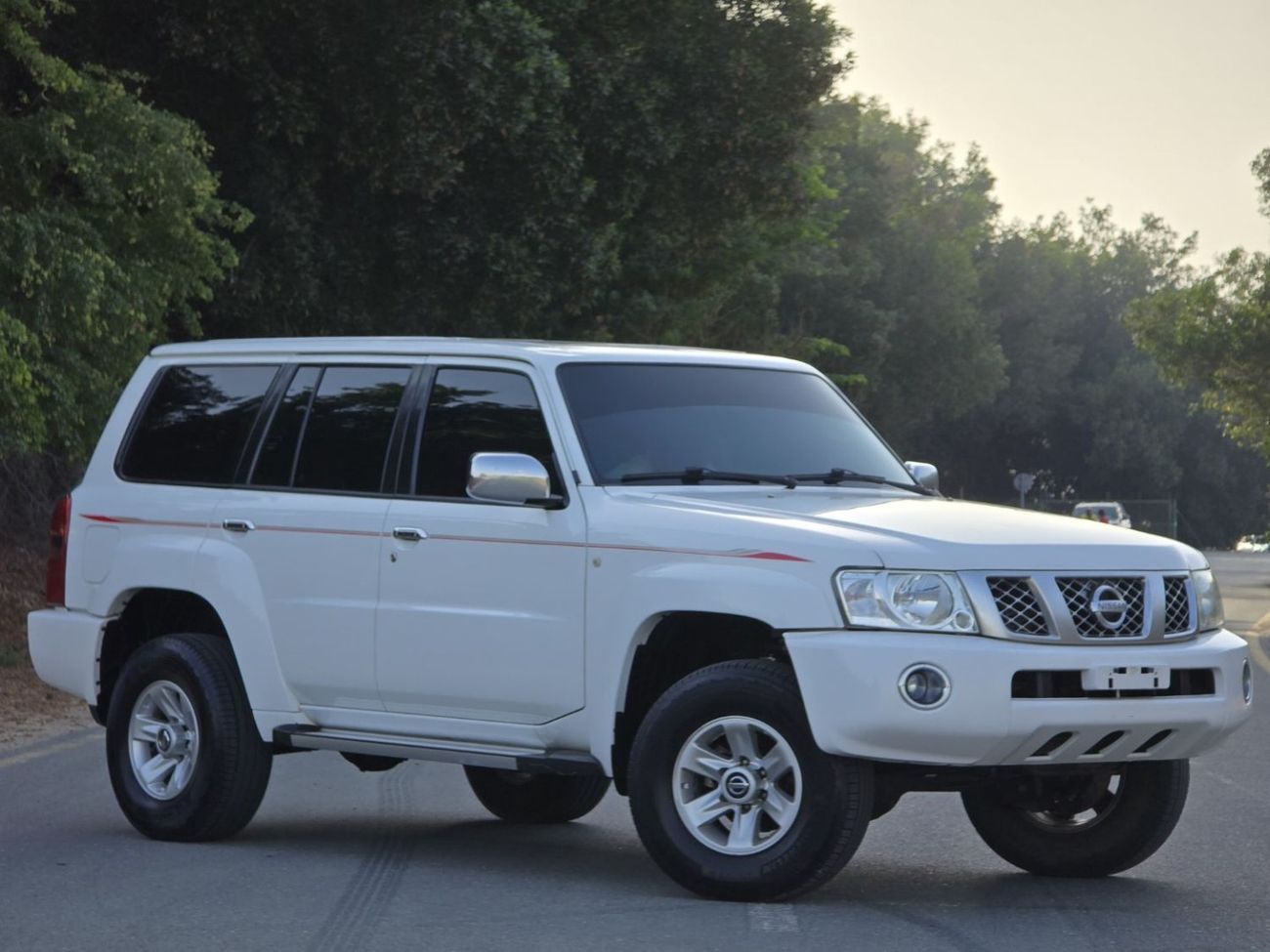 Nissan Patrol Safari GL 4.8L A/T (7 Seater) NISSAN PATROL SAFARI 2019 GCC ORGINAL PAINT // ACCIDENT FREE // PERFECT CONDI