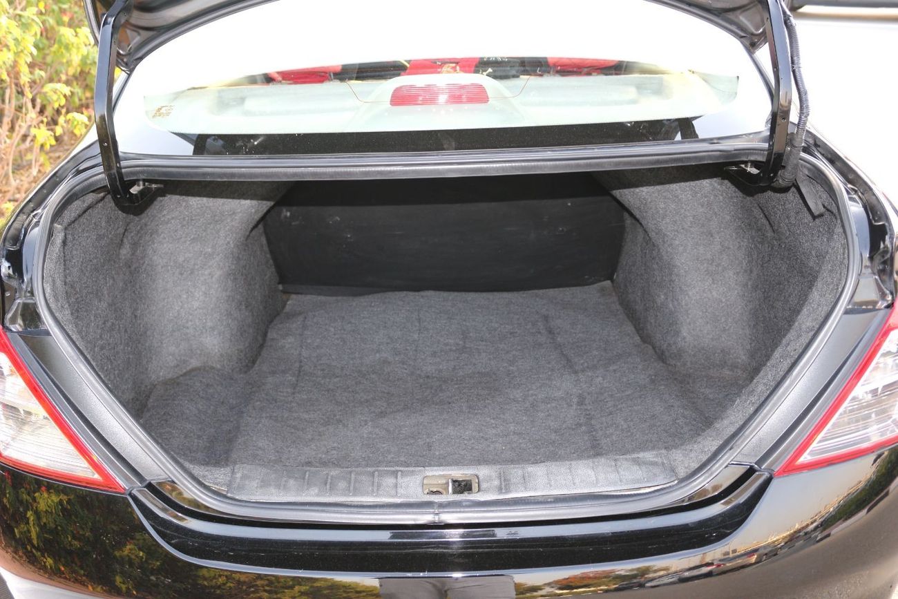 Nissan Sunny SE Nissan Sunny 2013 Full automatic Gcc