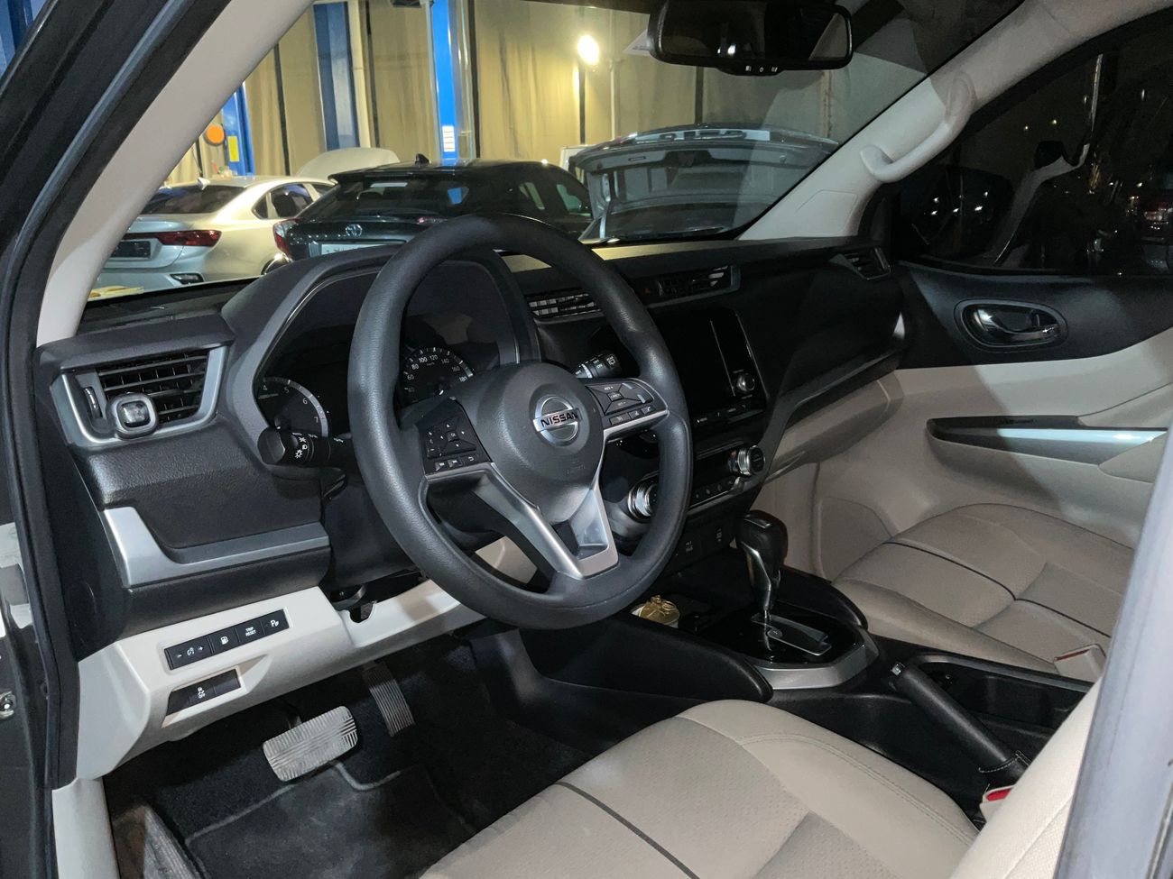 نيسان إكستيرا Titanium | شامل الضمان | 0 ﺪﻔﻋﺓ ﺃﻮﻟﻯ