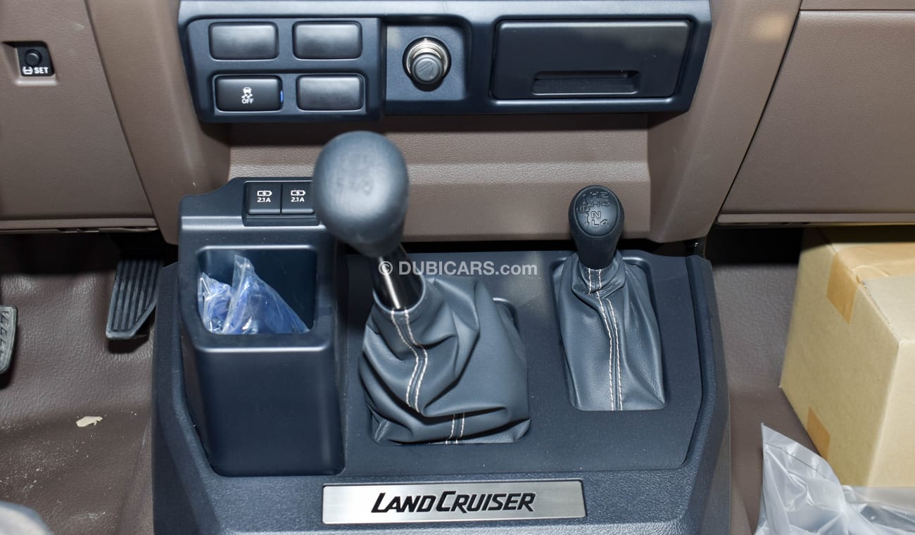 Toyota Land Cruiser Pick Up LC79 DC 4.5L V8 MT YM 2023