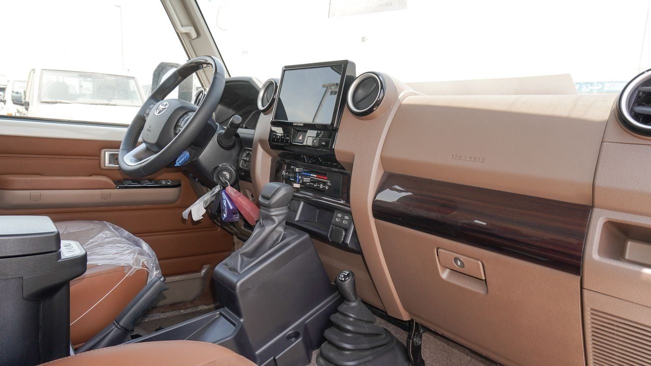 Toyota Land Cruiser 70 HT VXR 4.0L V6