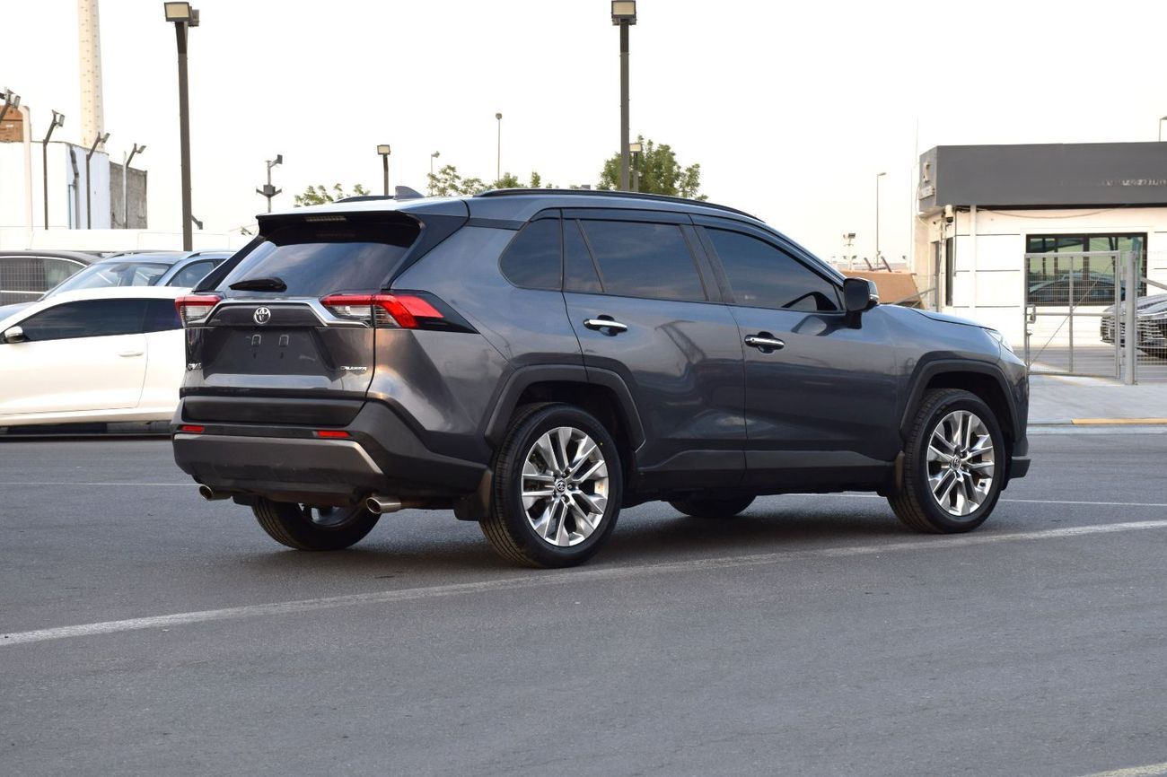 تويوتا راف ٤ LE 2.0L FWD Petrol (Right Hand)