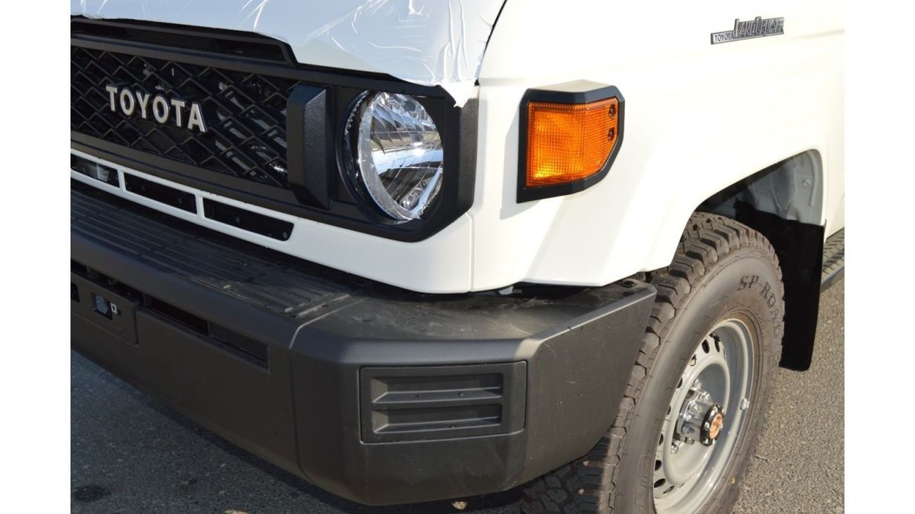 Toyota Land Cruiser 70 3 Doors