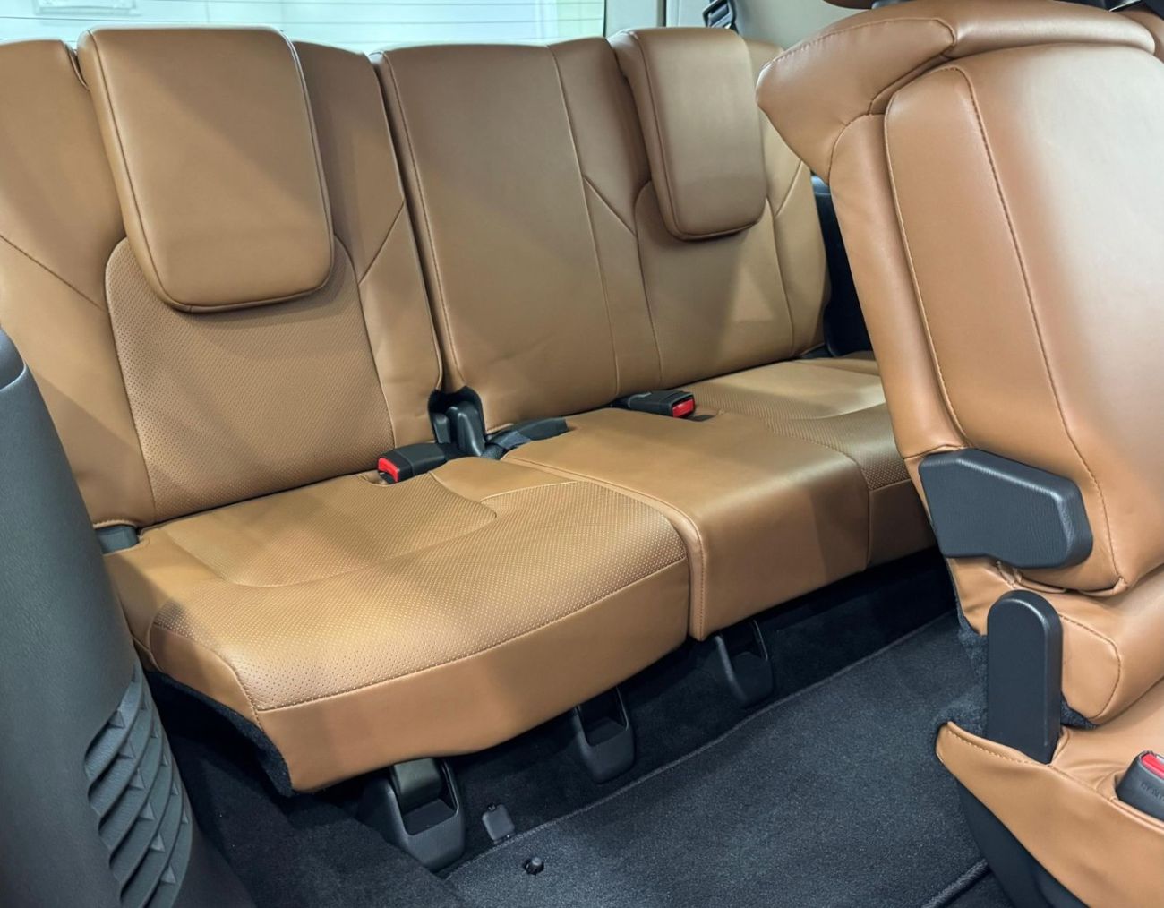 إنفينيتي QX80 Luxury 8st 5.6L 2022 Infiniti QX80 Luxury, 2027 Infiniti Warranty + Service Pack, Fully Loaded, 8 Se