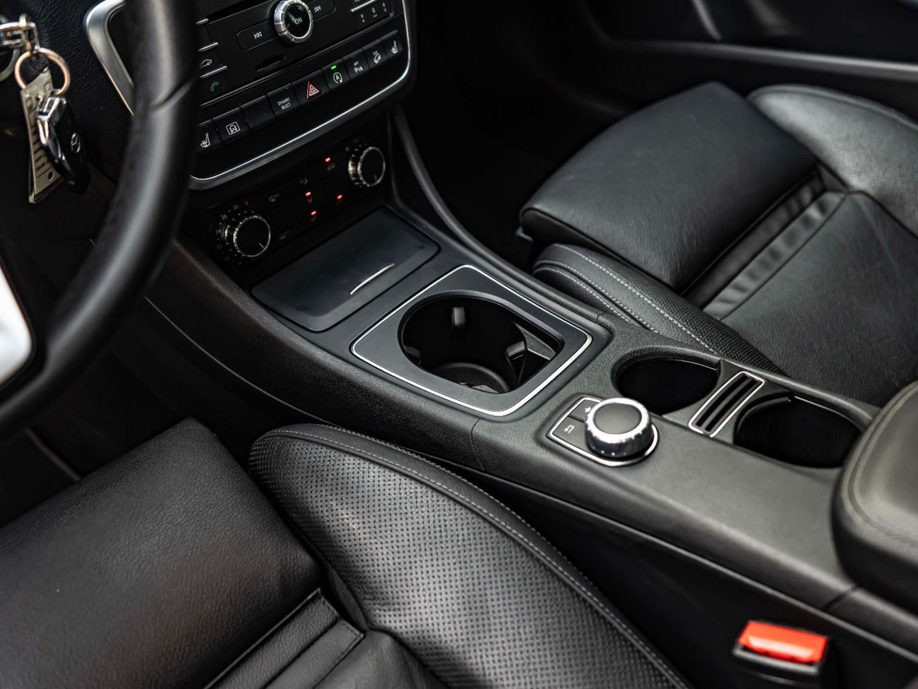 مرسيدس بنز GLA 250 Std 2.0L (211 HP)