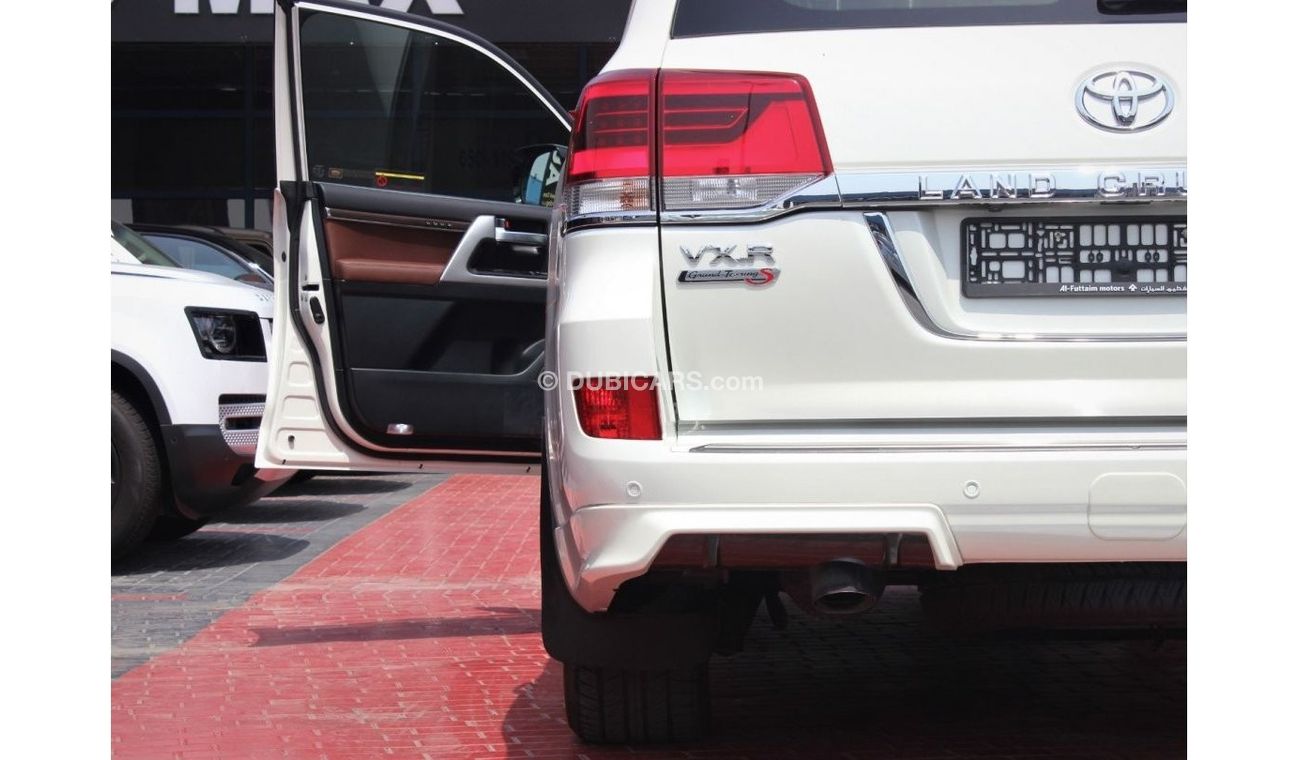 Toyota Land Cruiser VXR V8 5.7, GCC , UNDER WARRANTY FROM LOCAL DEALER (Inclusive VAT)