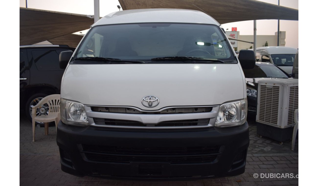 Toyota Hiace Toyota Hiace Highroof Van,model:2013. Excellent condition