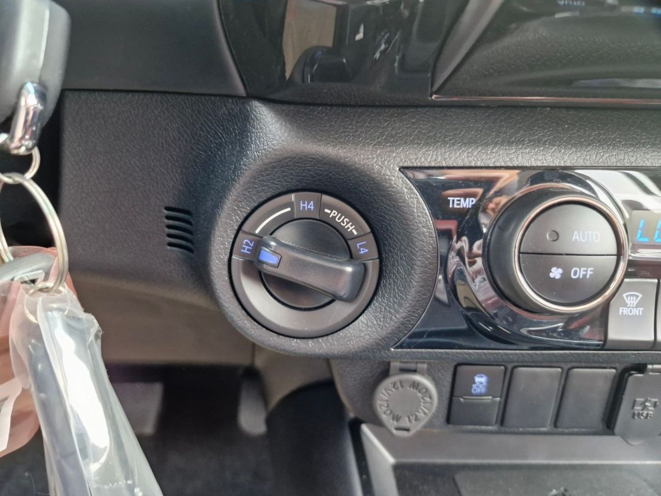 تويوتا هيلوكس 2024 Toyota Hilux 4WD D/C P/up 4x4 2.7L A/T Brand New 0Km