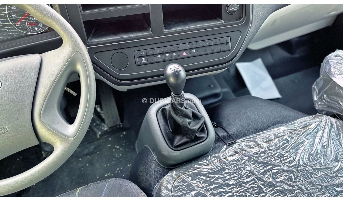 Hyundai County 23 seat