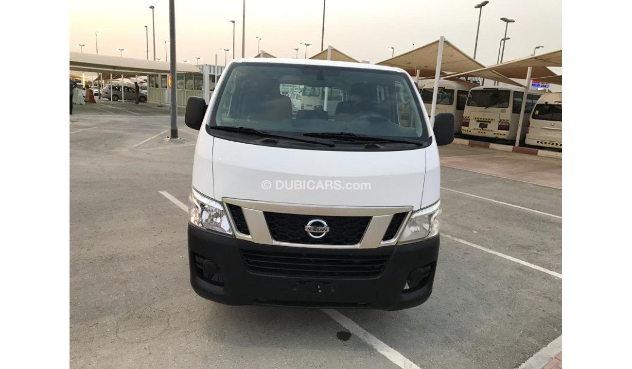 نيسان أورفان Nissan urvan 2014 gcc very ceken car