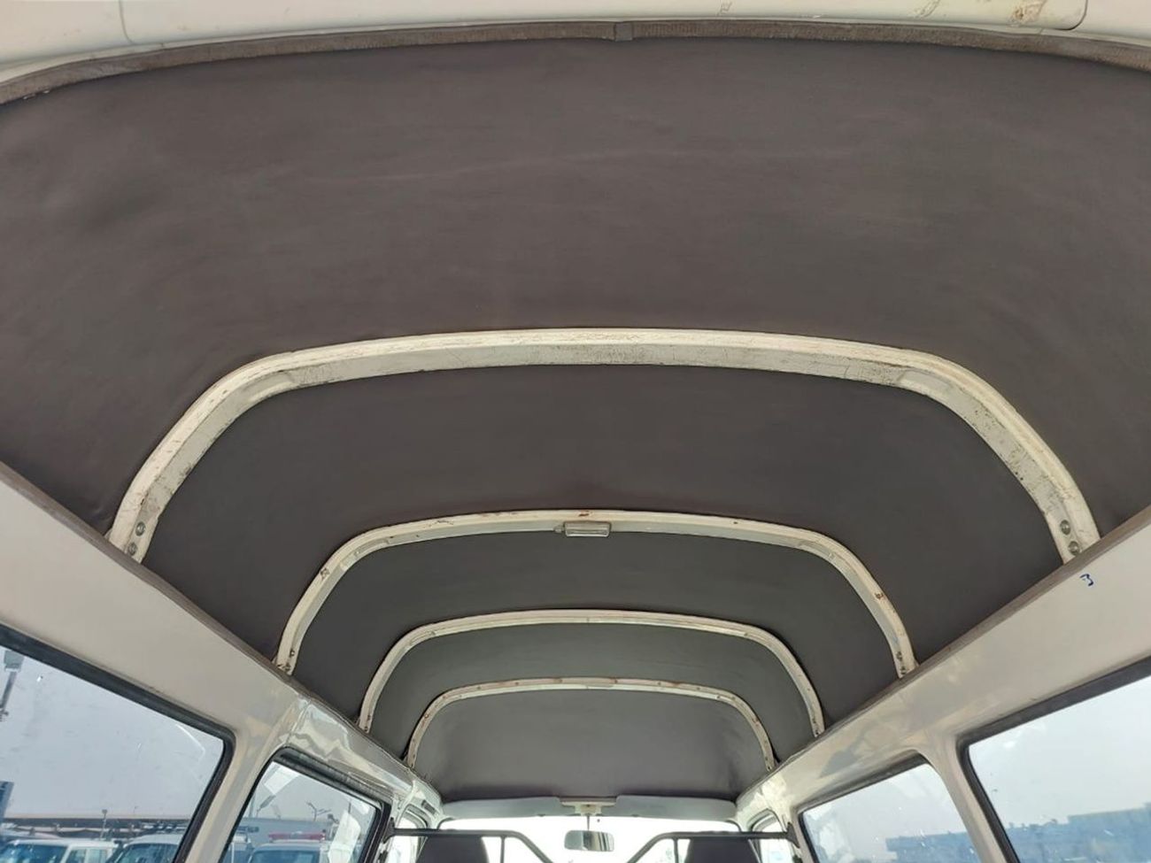 Toyota Hiace TOYOTA HIACE VAN RHD 2002 MODEL 2.0 L PETROL MANUAL(PM05893)