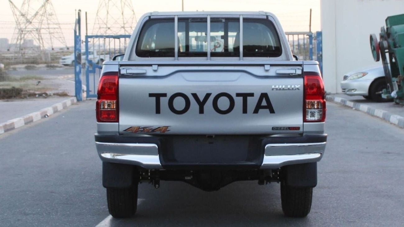 Toyota Hilux HILUX 2.4L MT DIESEL P.WINDO 2024