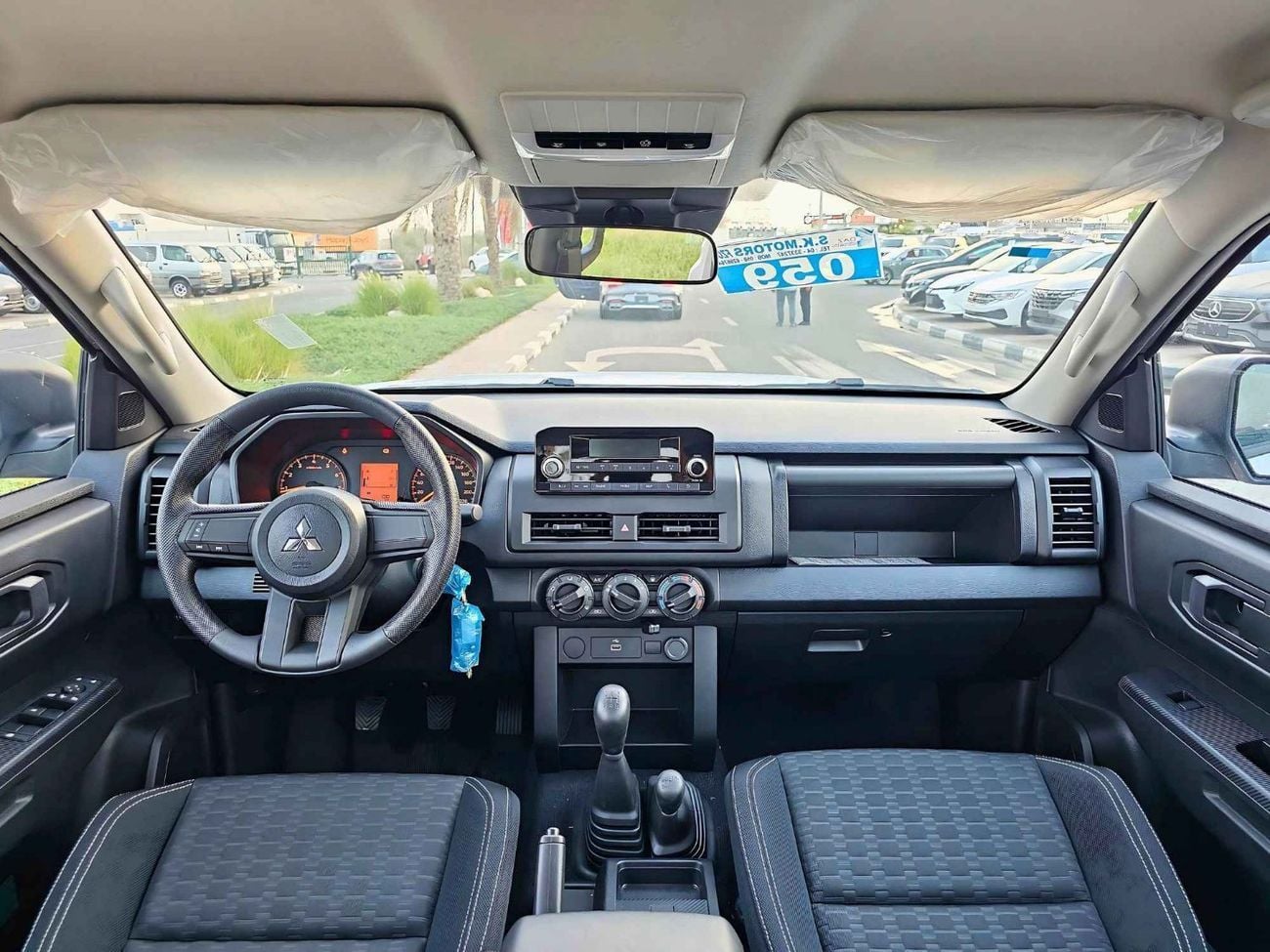 Mitsubishi L200 GLX 2.4L PETROL / M/T / SIDE STICKER / 4WD (CODE # GLXP)