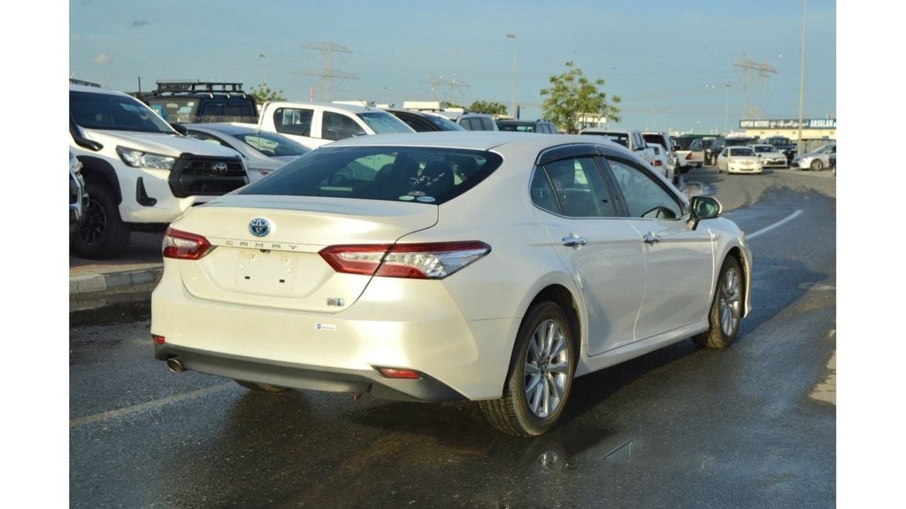 Toyota Camry Hybrid full option