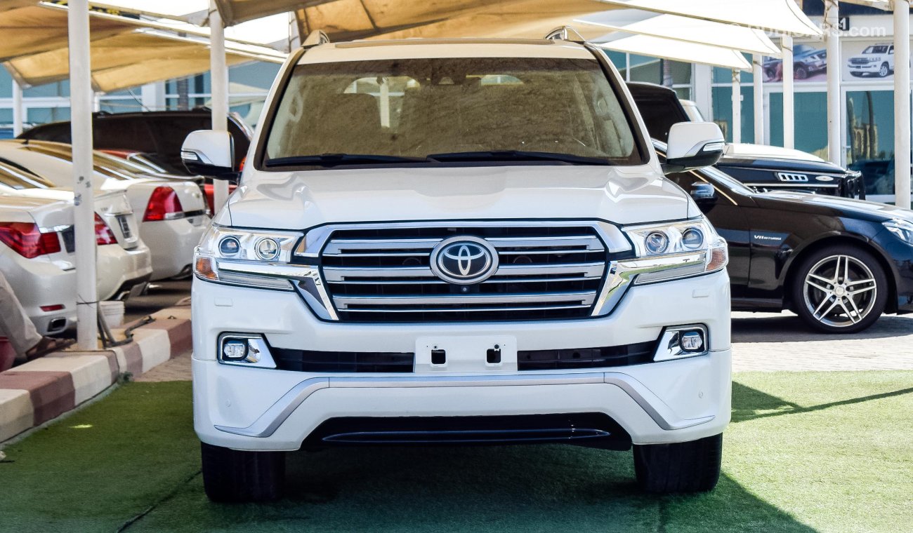 Toyota Land Cruiser VXR V8 5.7