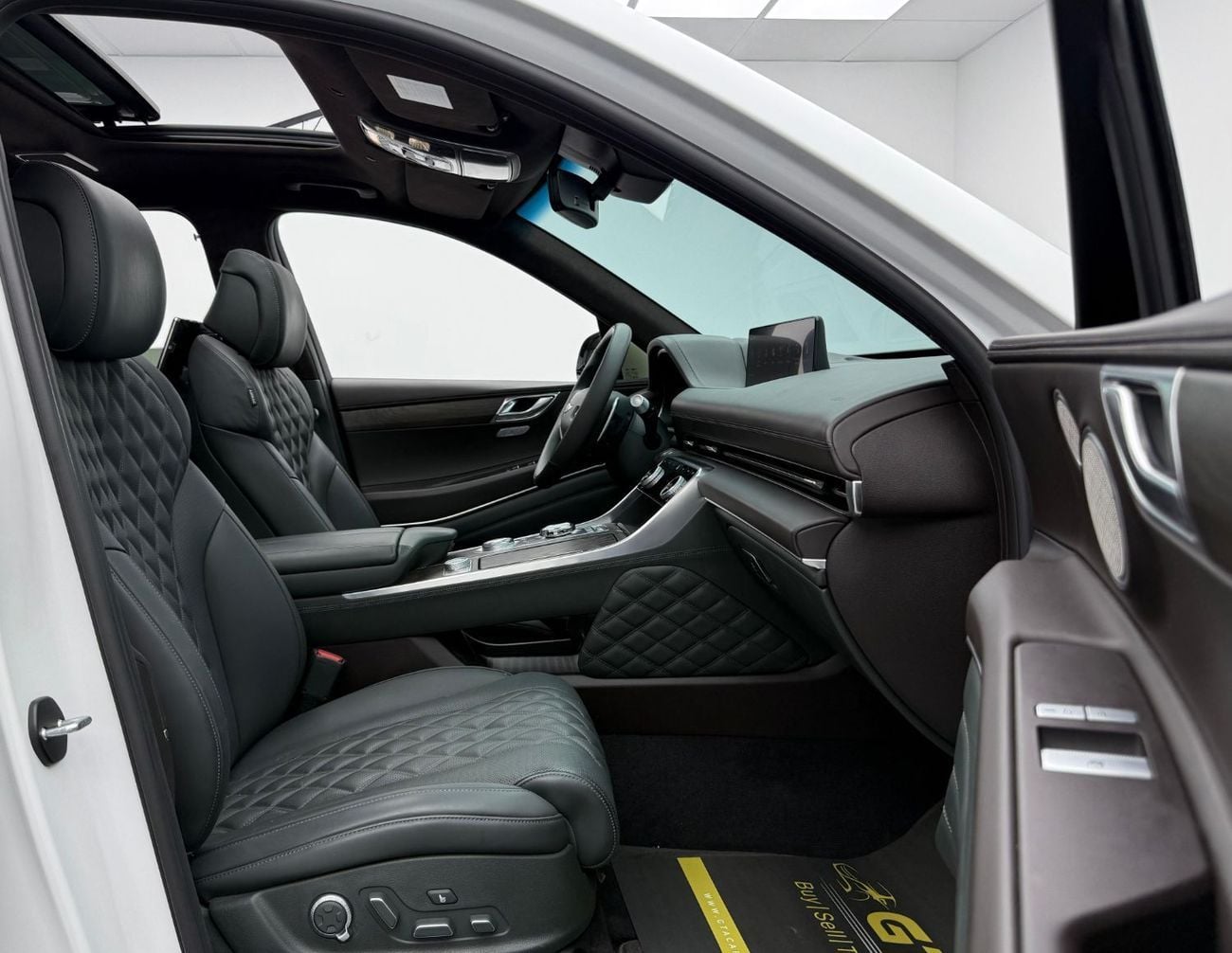 جينيسس GV80 2023 Genesis GV80 Black Edition, 2028 Genesis Warranty + Service Pack, Low Km, GCC