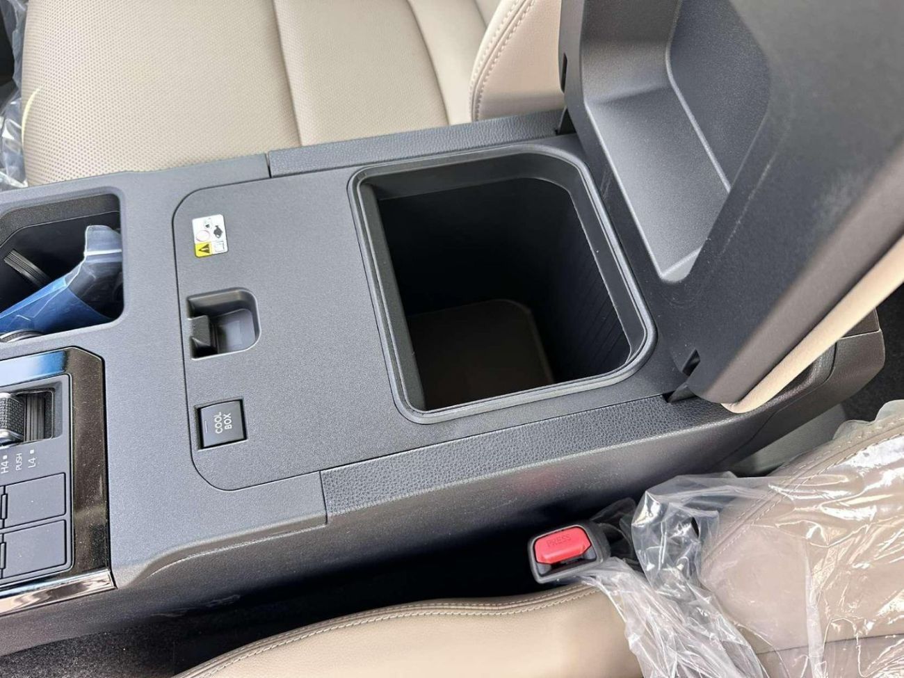 تويوتا برادو TOYOTA LAND CRUISER PRADO 2.4L 4WD PETROL SUV 2024