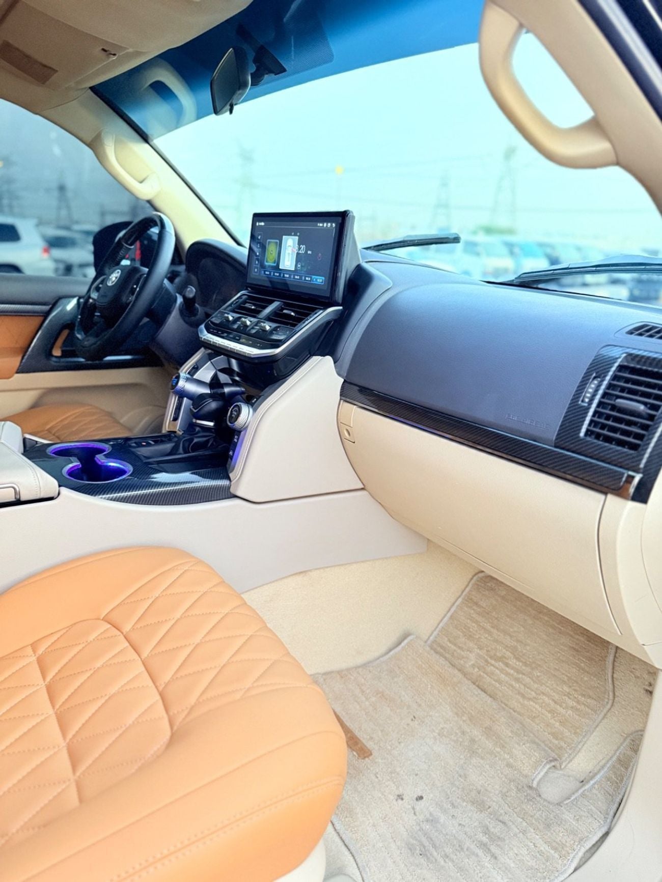 تويوتا لاند كروزر GXR 2019 FACELIFTED 2025 WITH INTERIOR AND EXTERIOR V6 4.0L GCC IN EXCELLENT CONDITION