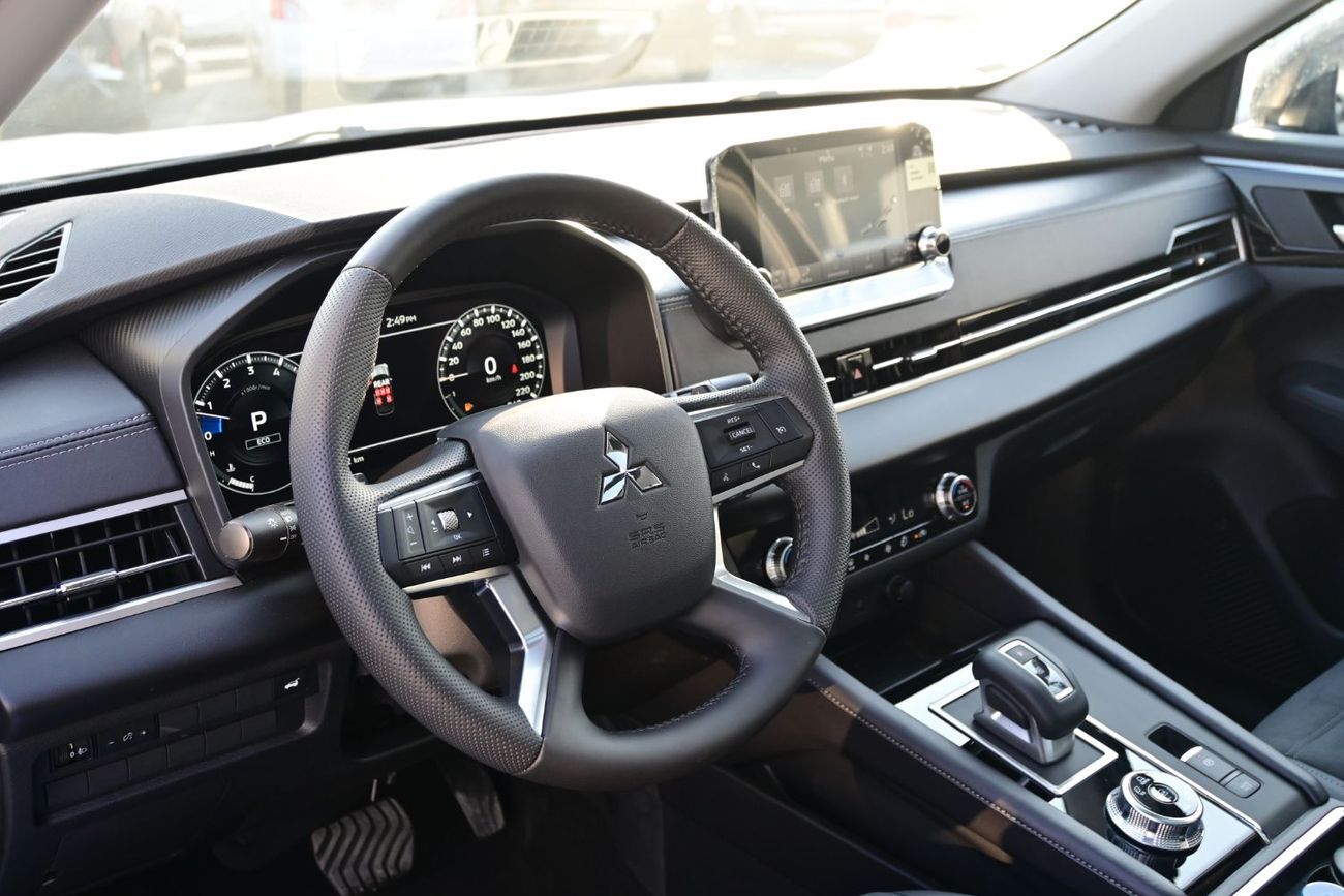 Mitsubishi Outlander Mitsubishi Outlander Hi-Line Plus 2.5L Petrol 4WD, Model 2025, Color Black