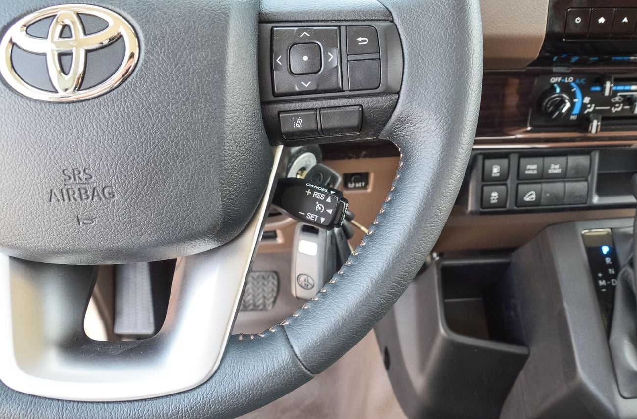 تويوتا لاند كروزر بيك آب TOYOTA LAND CURISER 79 4.0L 4WD PETROL SC PICKUP 2025